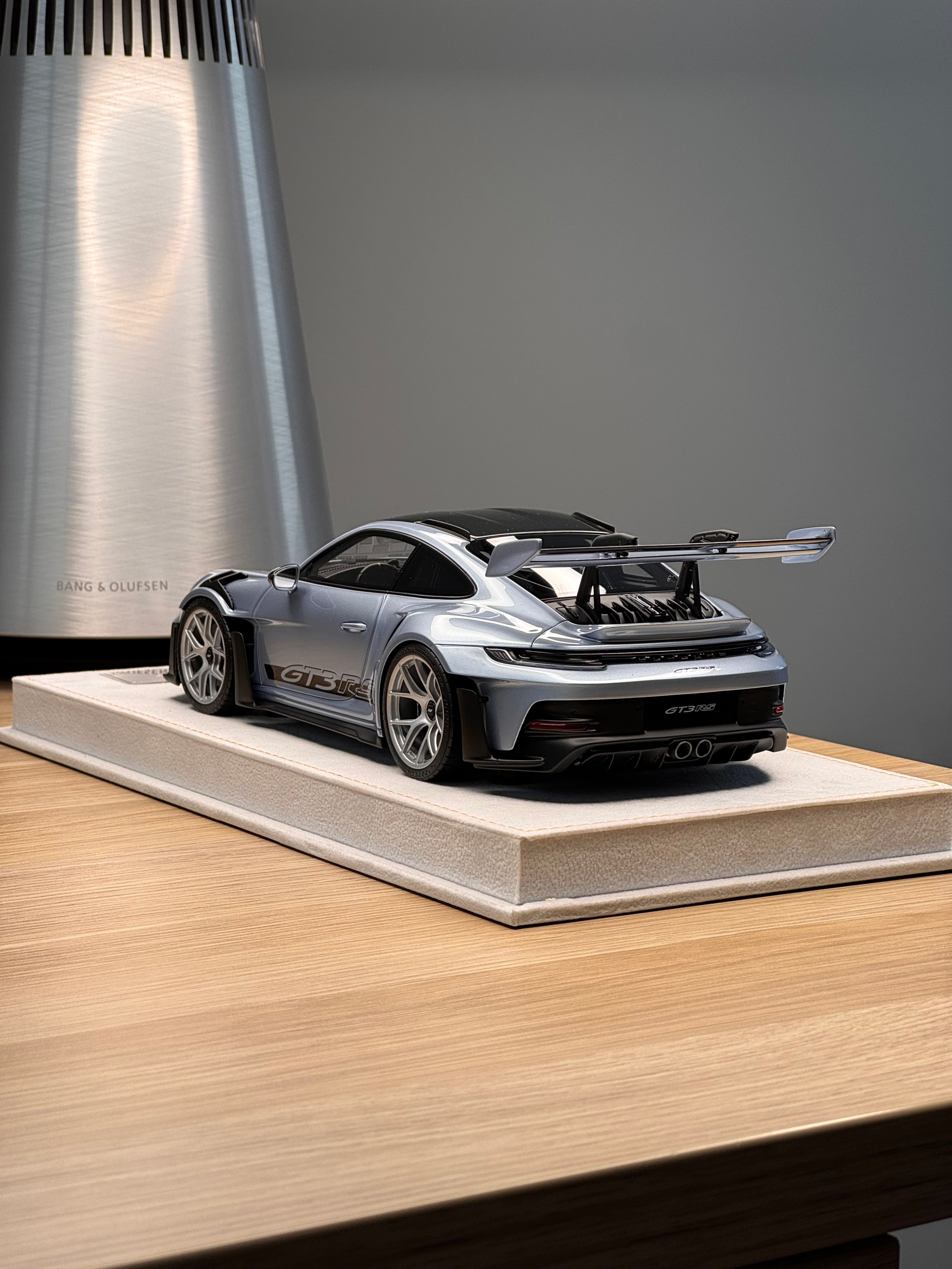 Porsche 911 992 GT3RS - Ice Blue - 1:18