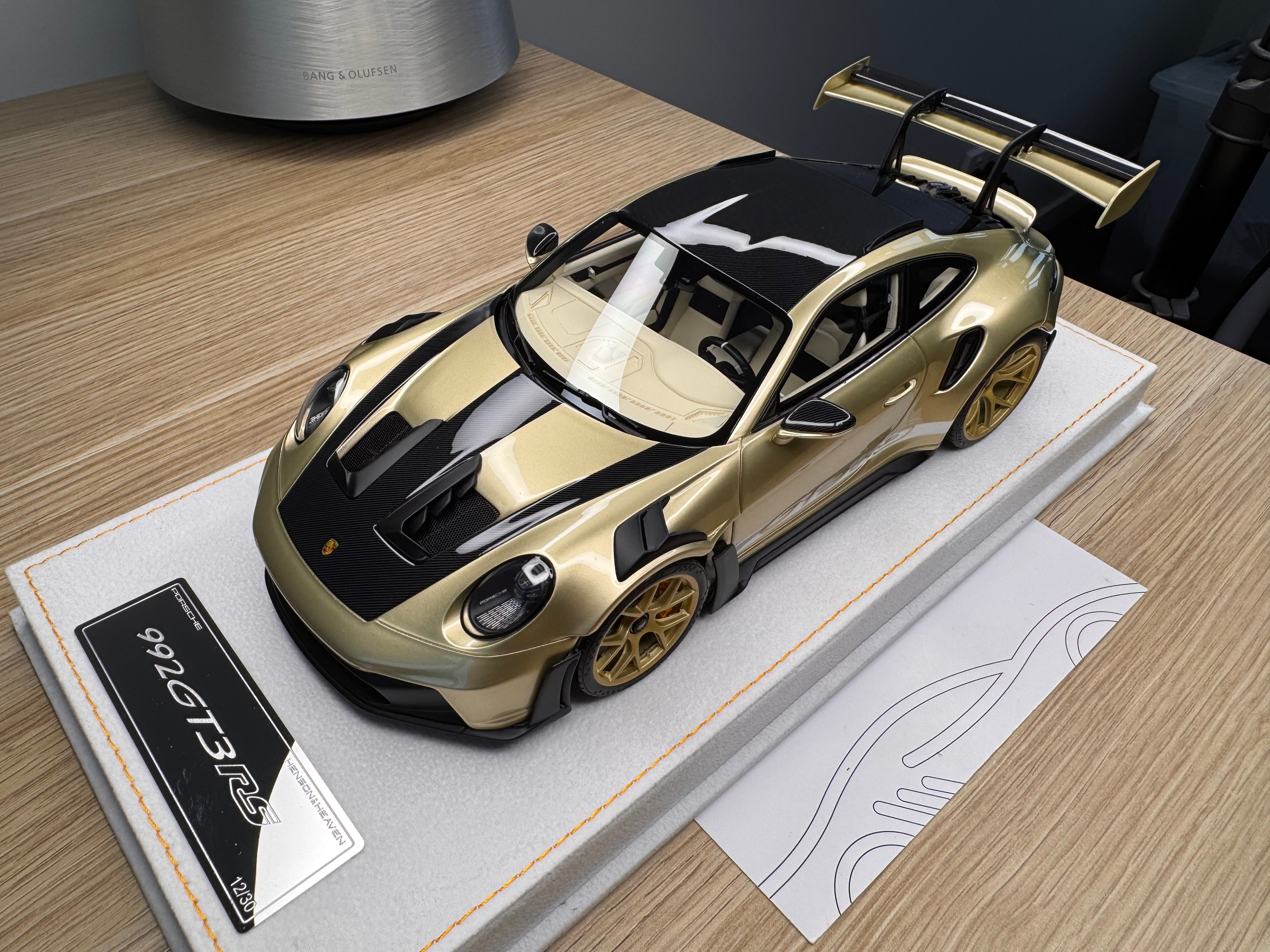 Porsche 911 992 GT3RS - Champagne Gold - 1:18