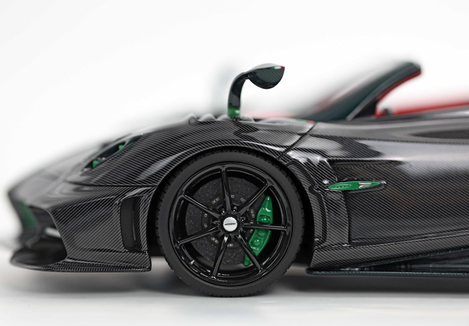 Pagani Imola Roadster - Gloss Carbon - 1:18