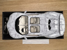 Load image into Gallery viewer, Bugatti Chiron Super Sport - White Griotte - 1:18
