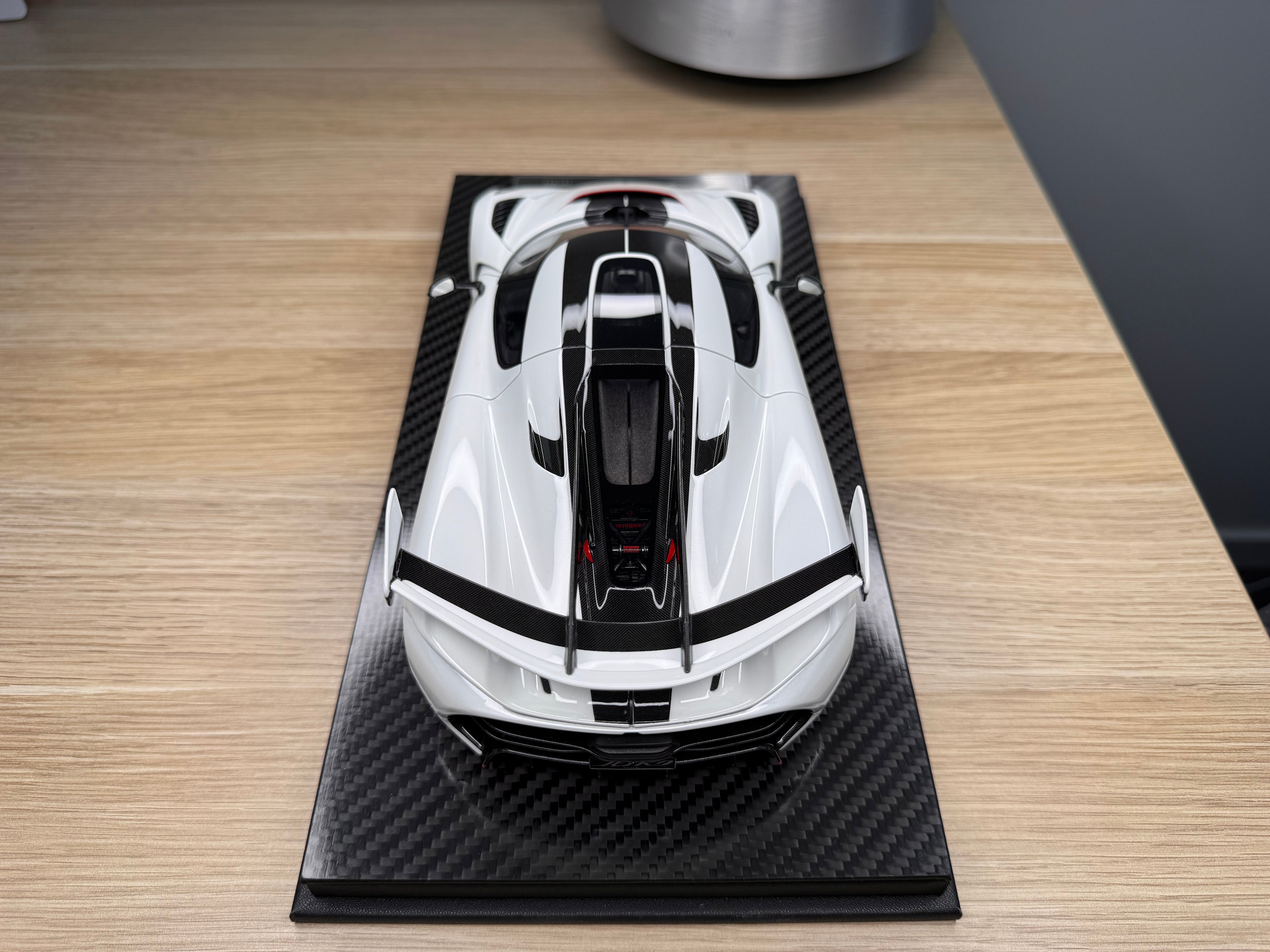 Koenigsegg Jesko - Crystal White - 1:18