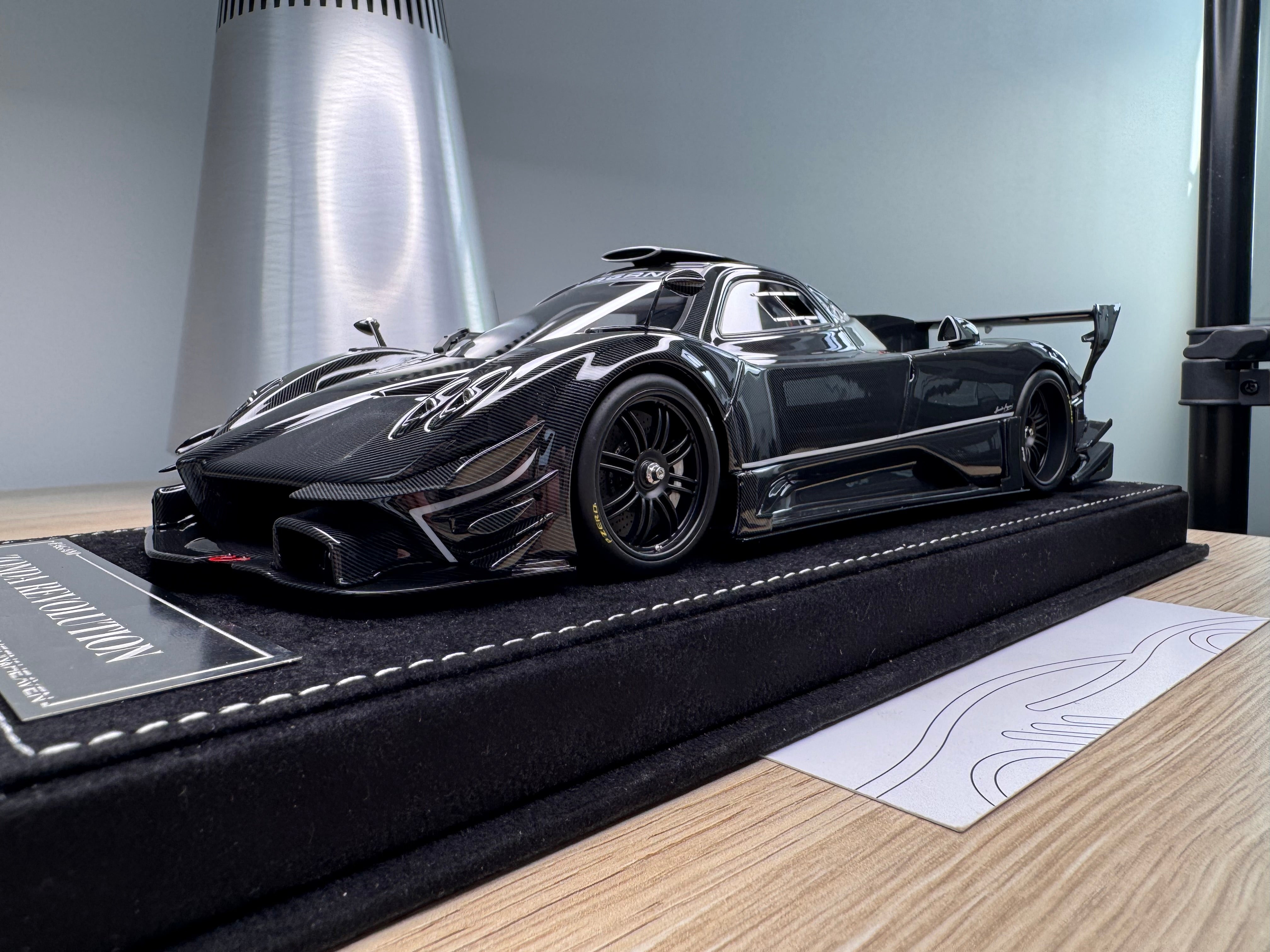 Pagani Zonda Revolution - Liquid - 1:18