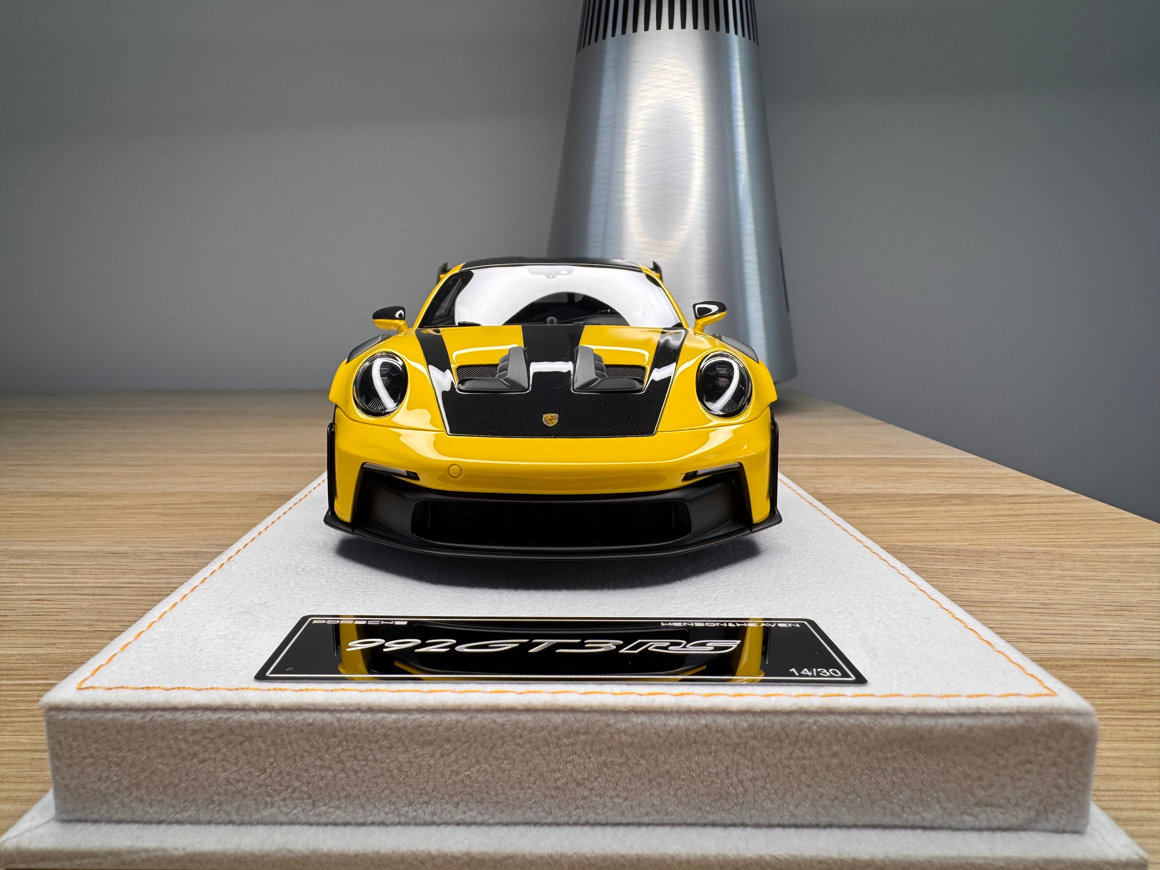 Porsche 911 992 GT3RS - Speed Yellow - 1:18