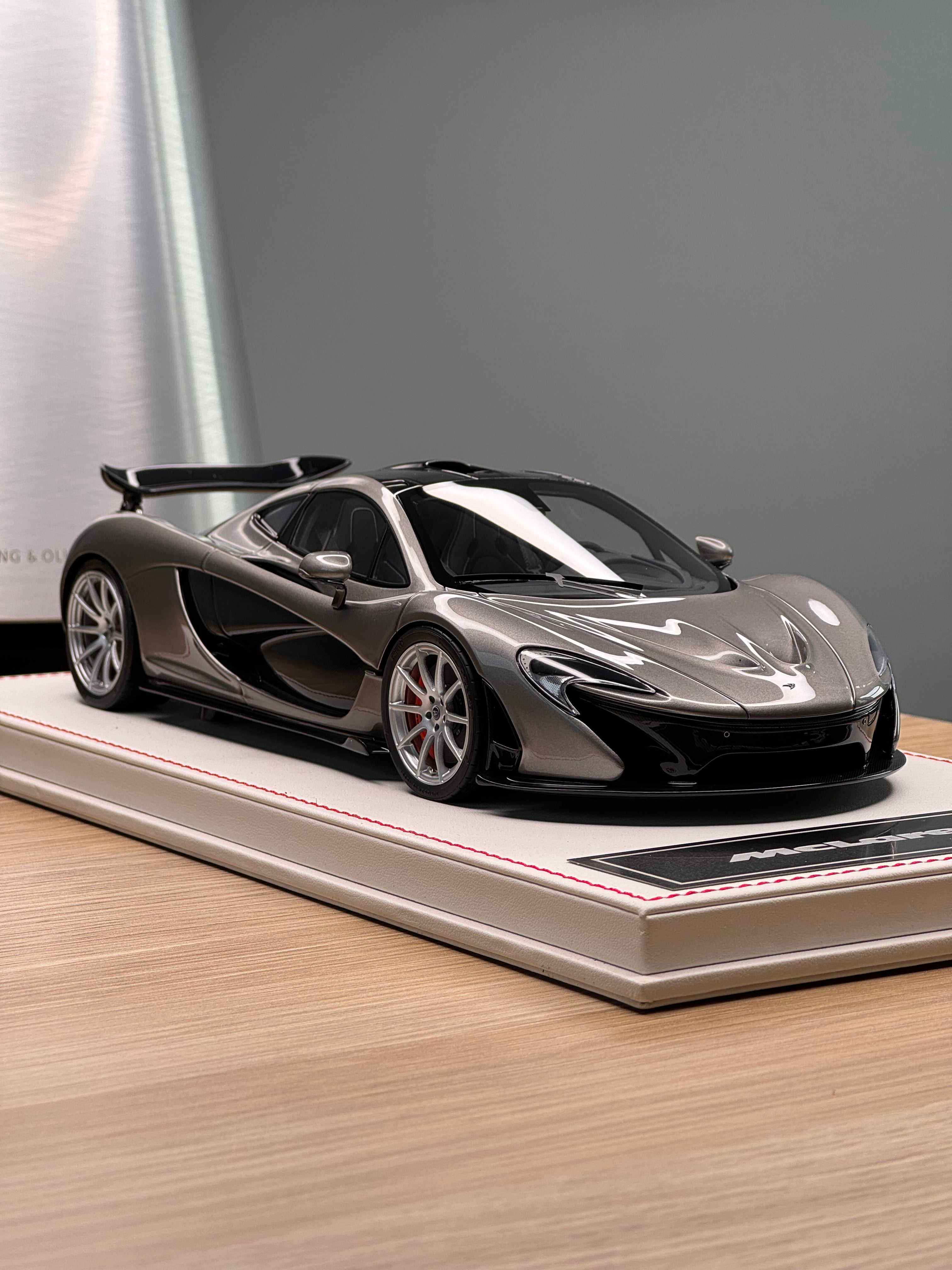 McLaren P1 - Sarthe Grey - 1:18