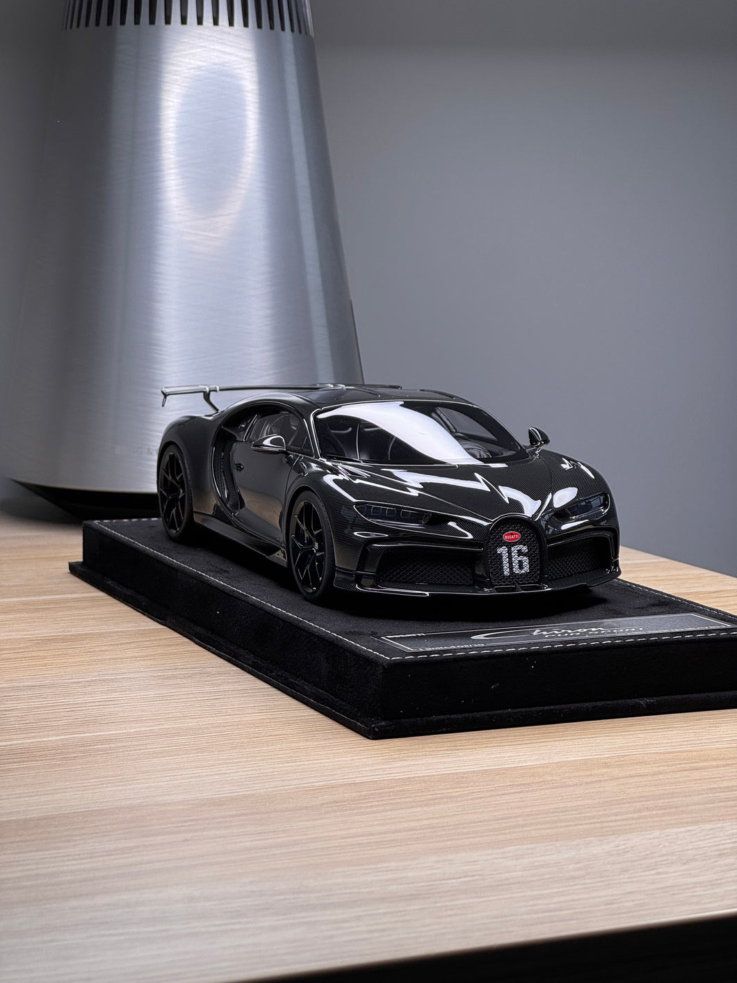 Bugatti Chiron Pur Sport - Black Carbon - 1:18