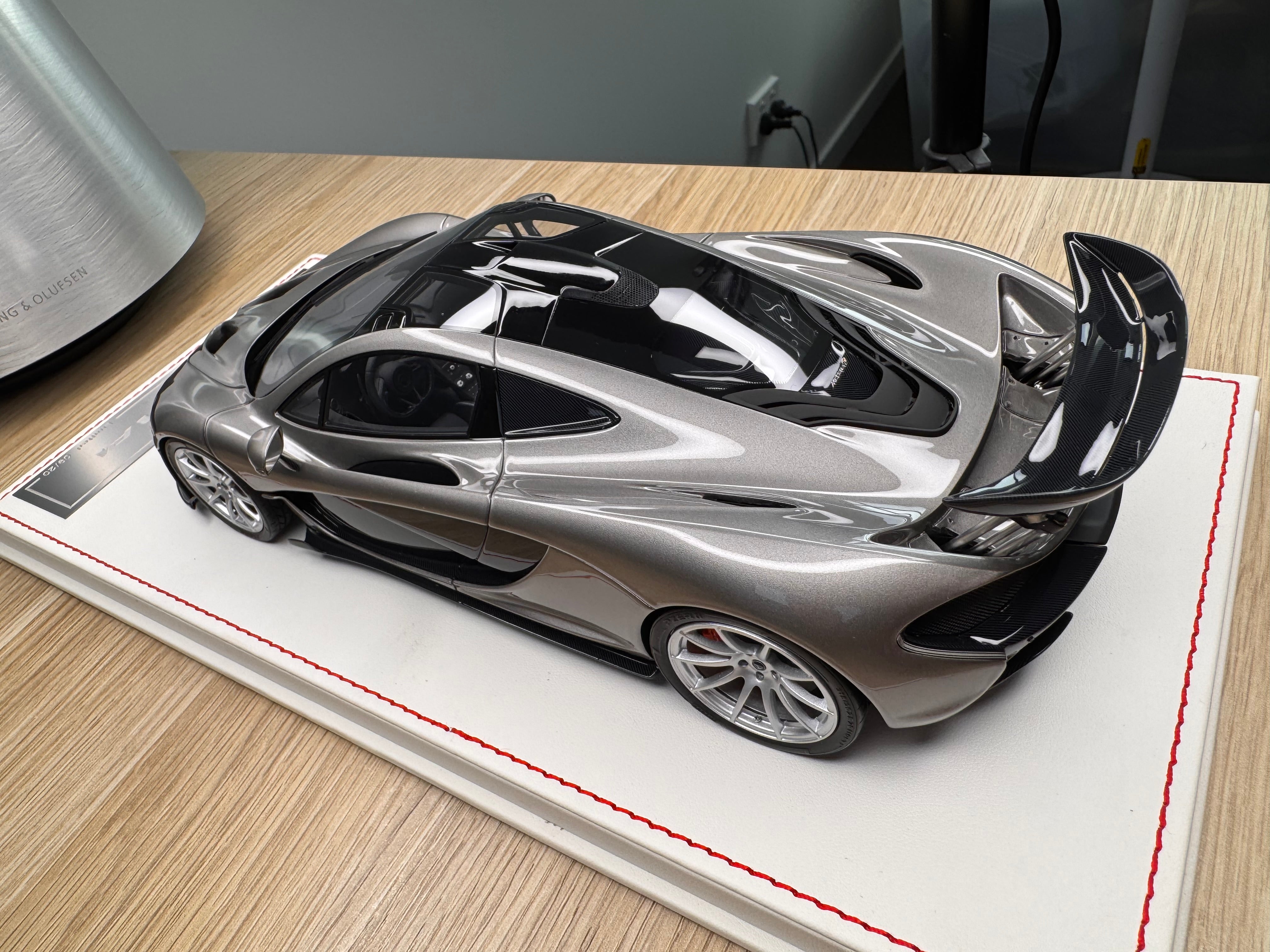 McLaren P1 - Sarthe Grey - 1:18