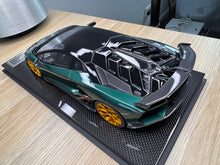 Load image into Gallery viewer, Lamborghini Aventador SVJ - Verde Hydra - 1:18
