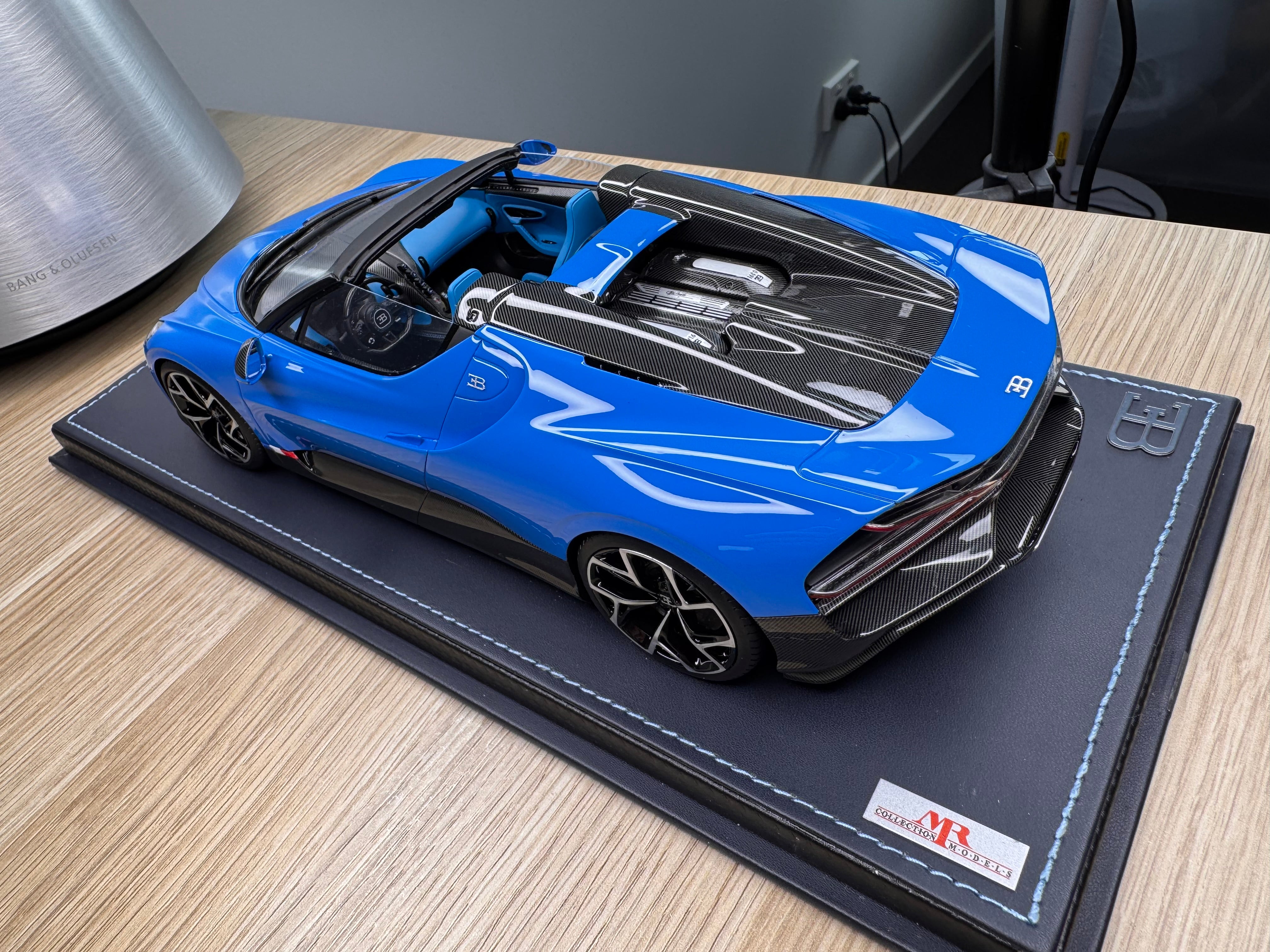 Bugatti Mistral - blue - 1:18