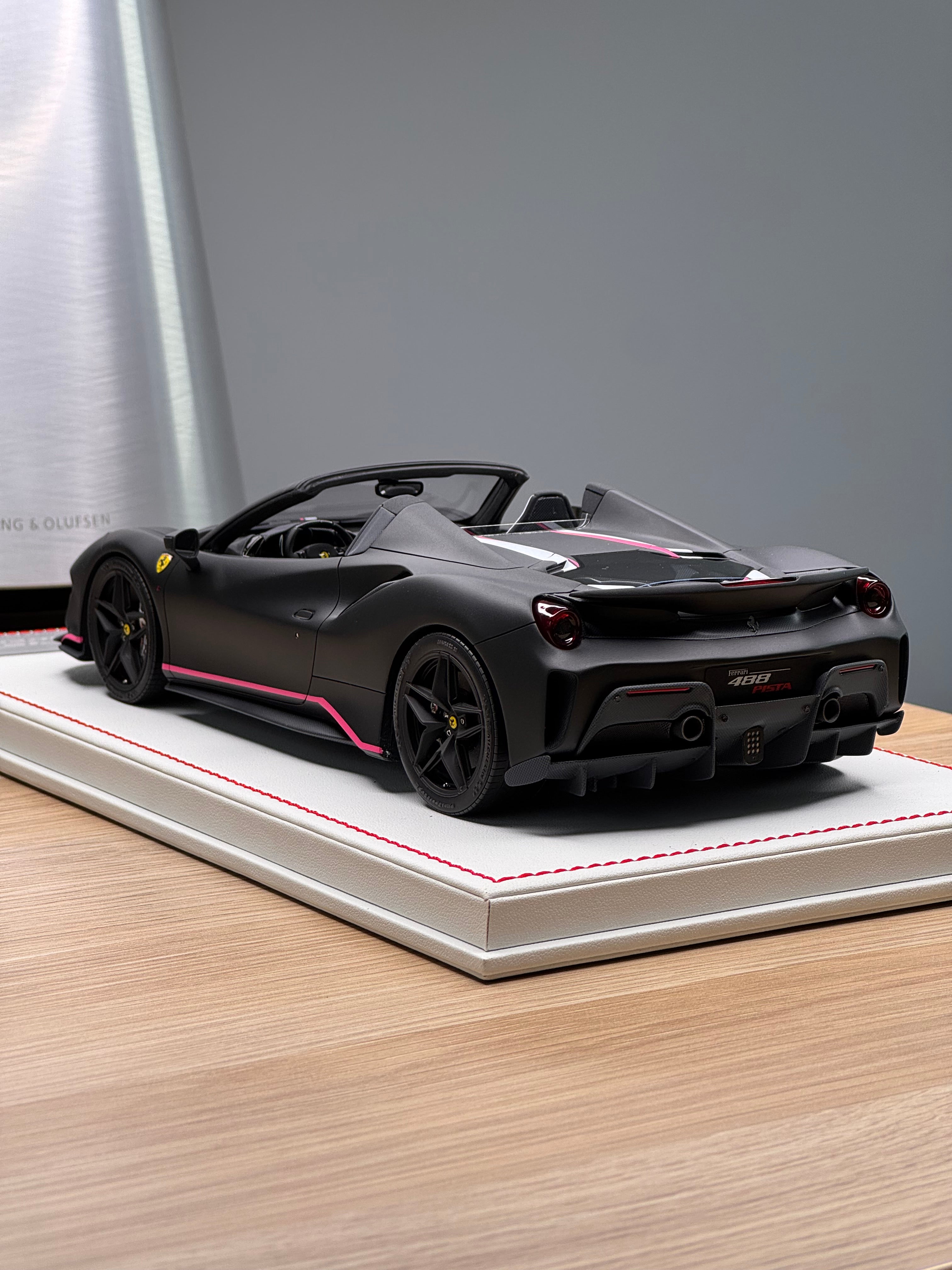 Ferrari 488 Pista Spider - Nero Opaco - 1:18