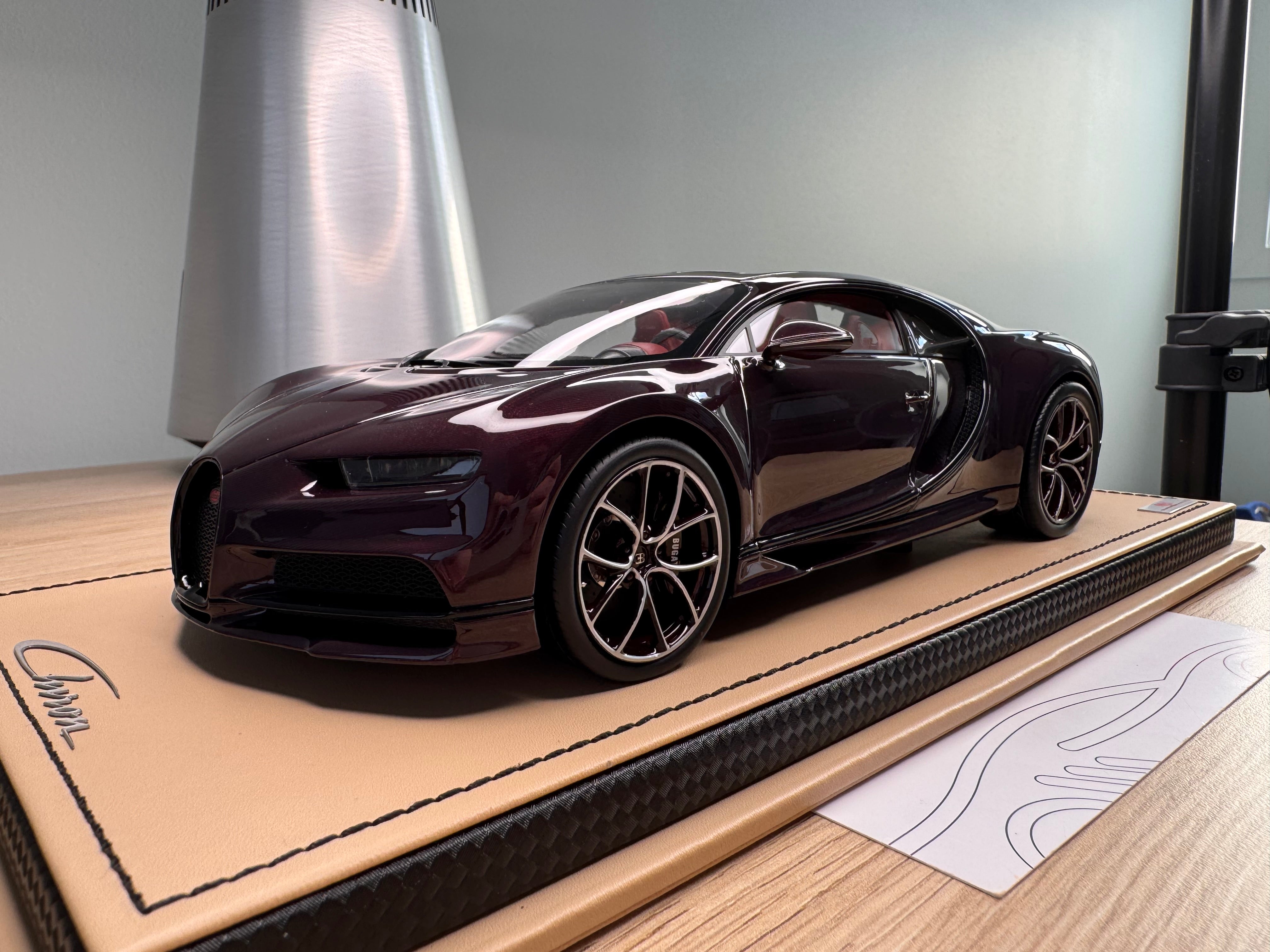 Bugatti Chiron Sky View - Red Carbon / Black - 1:18