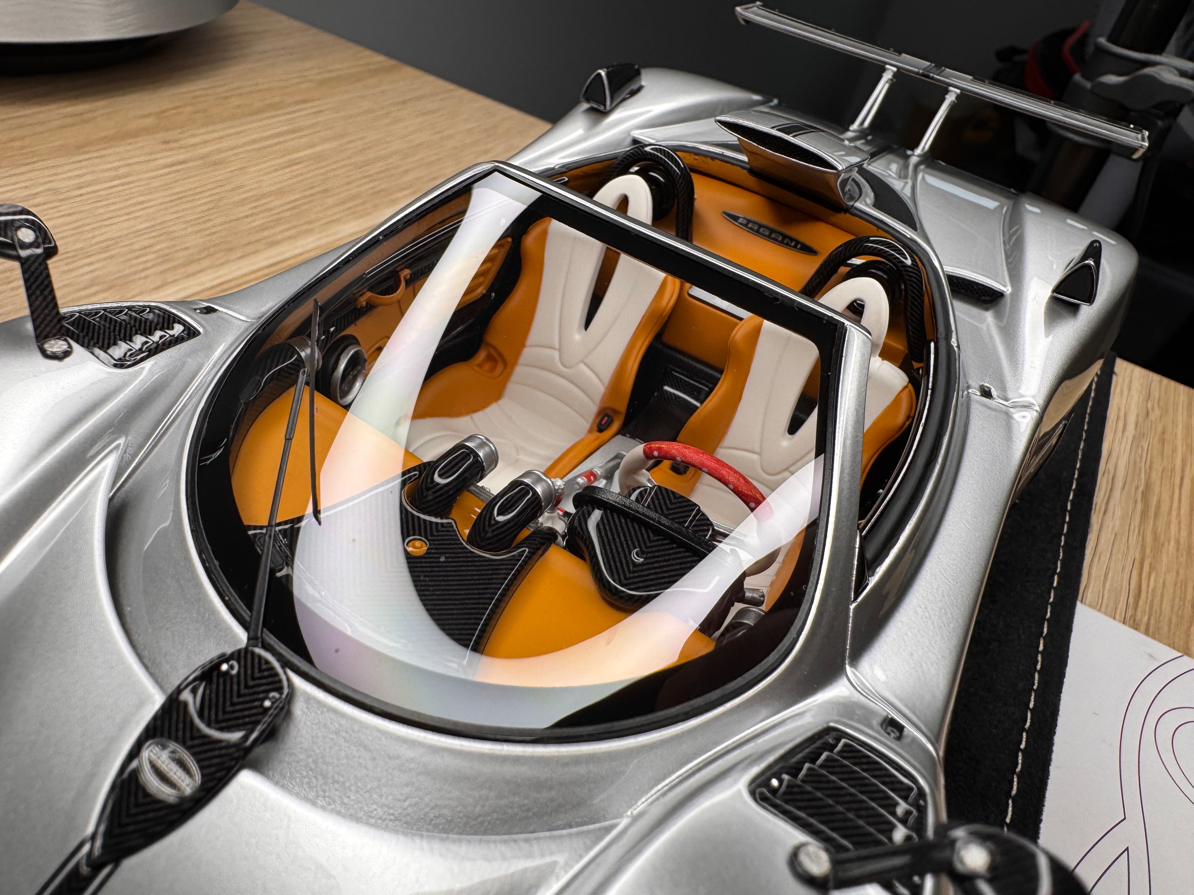 Pagani Zonda Cinque Roadster - Silver - 1:18