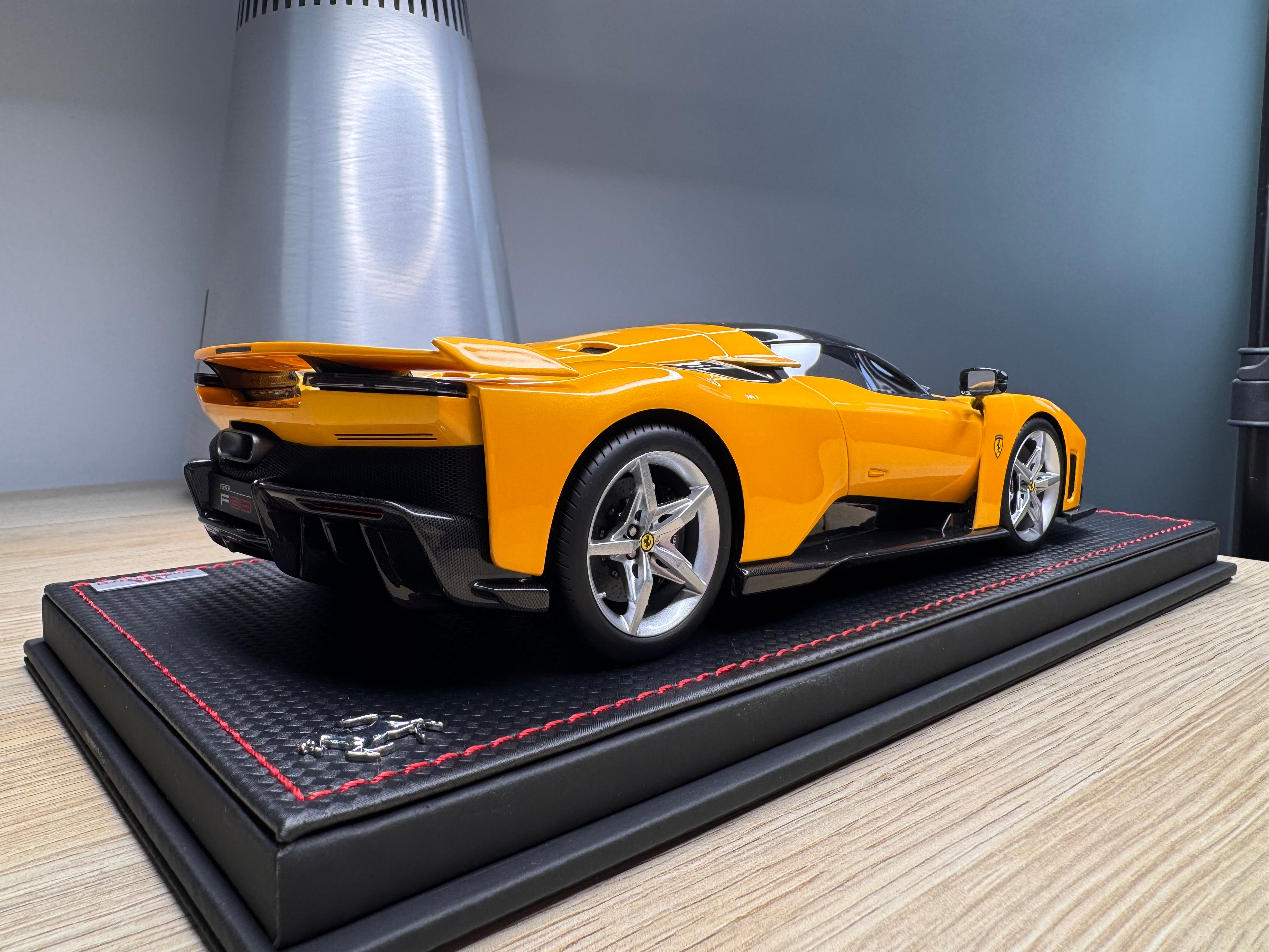 Ferrari F80 - Giallo Triplo Strato - 1:18