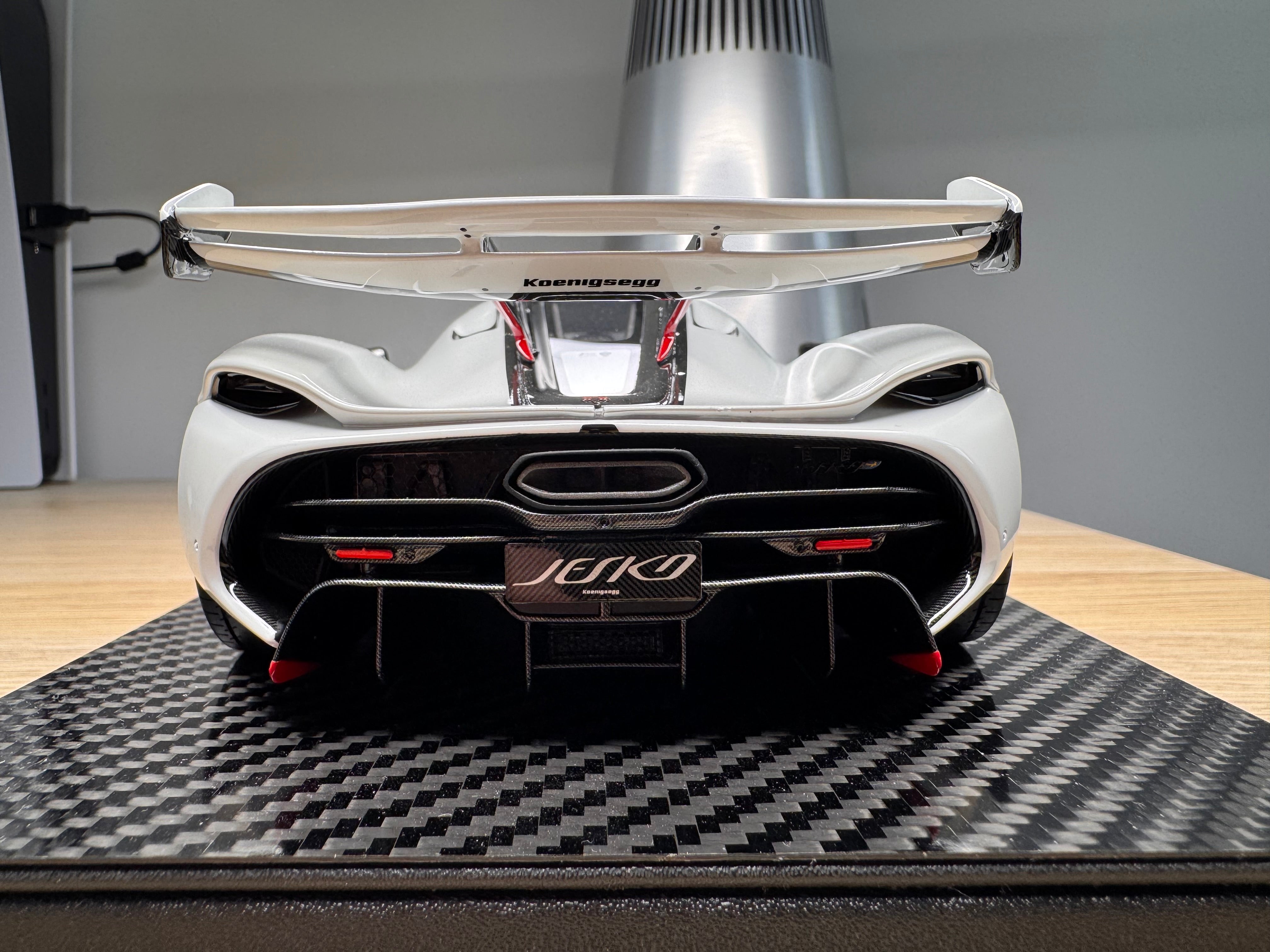 Koenigsegg Jesko - Crystal White - 1:18