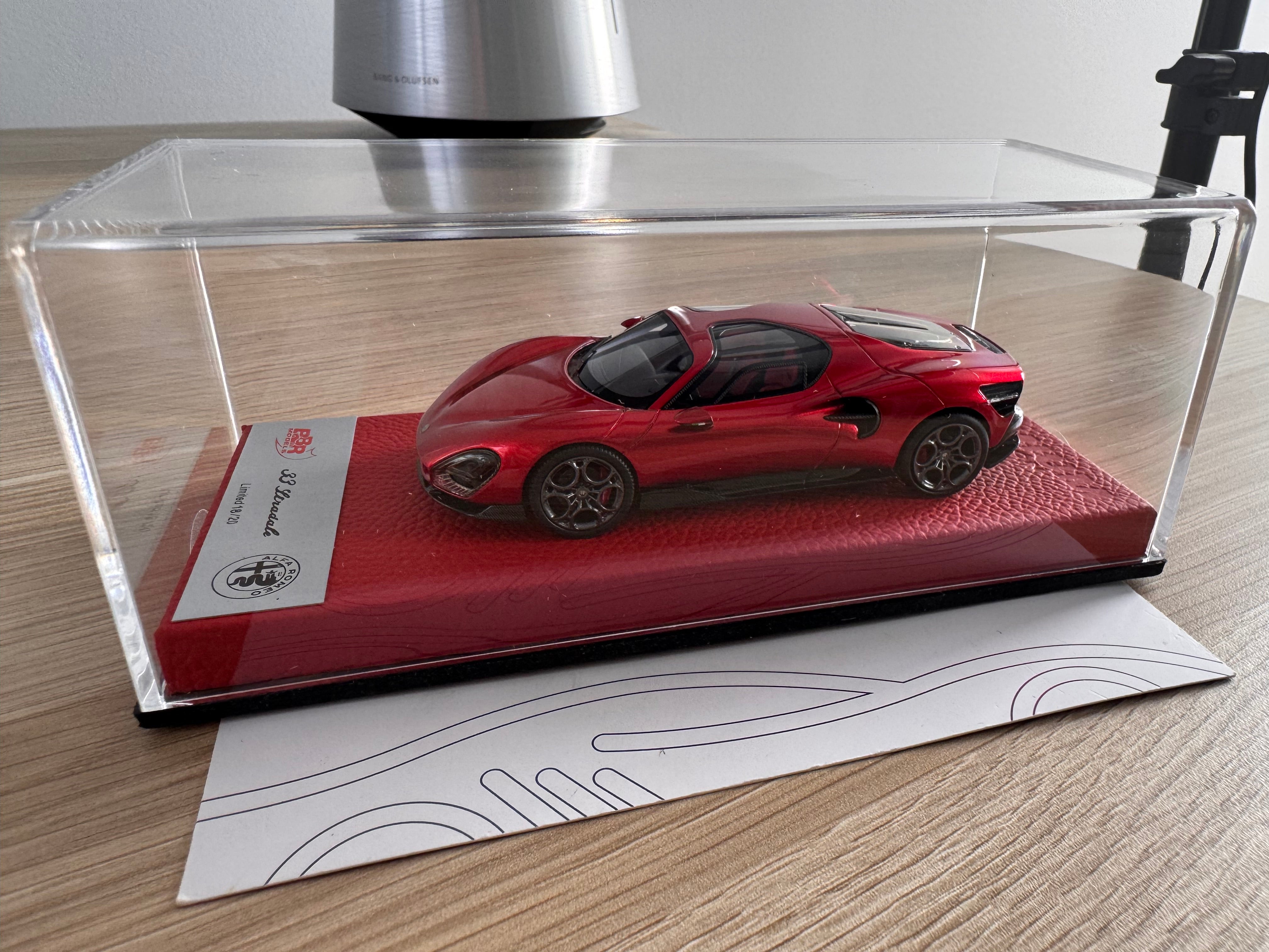 Alfa Romeo 33 Stradale - Red Villa D'Este - 1:43