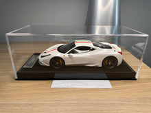 Load image into Gallery viewer, HH Models - Ferrari 458 Speciale - Glacier white - 1:18
