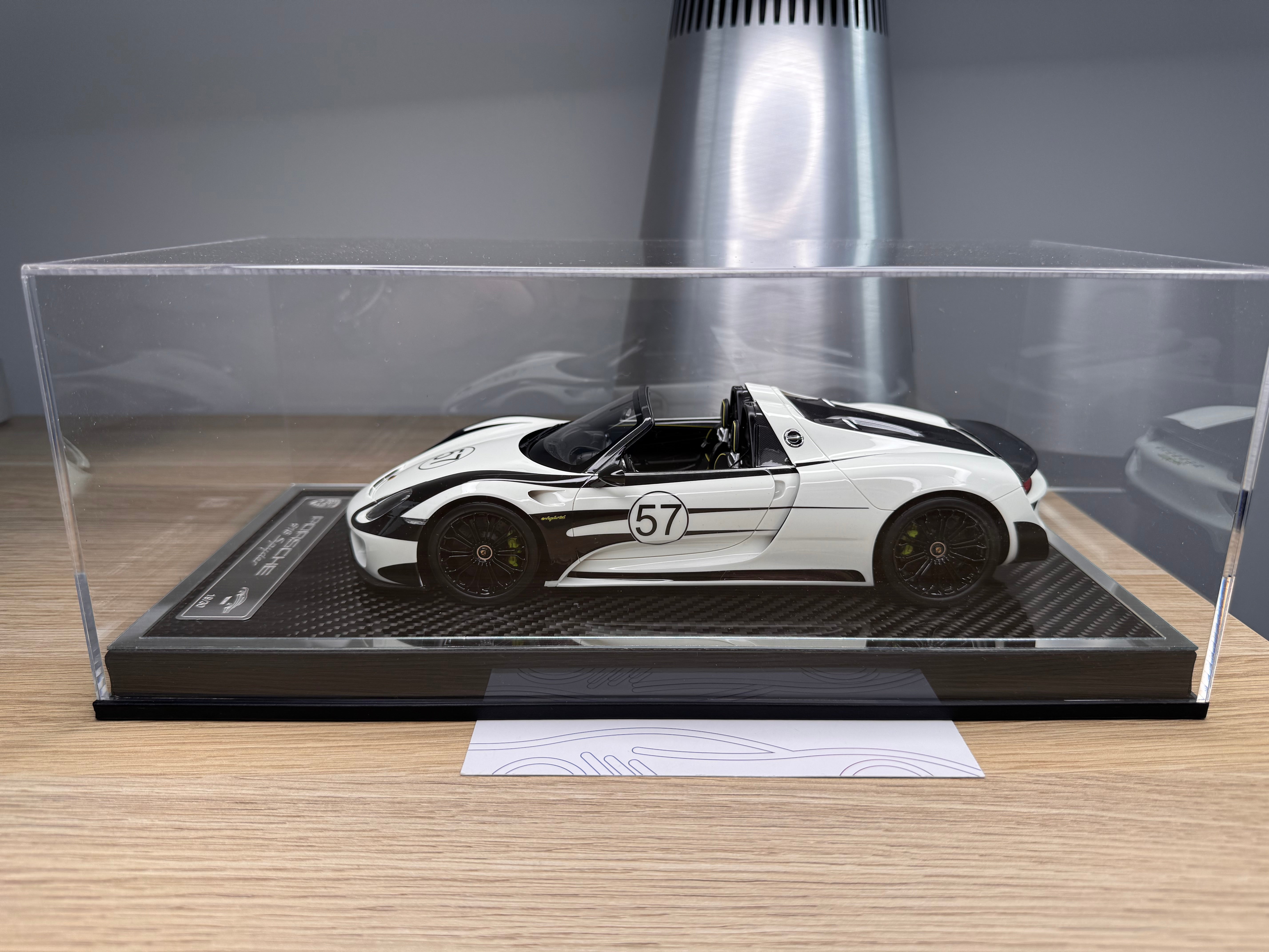 Porsche 918 Spyder - Luminous Green number 57 - 1:18