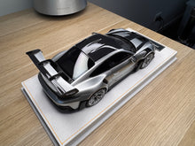 Load image into Gallery viewer, Porsche 911 992 GT3RS - GT Silver - 1:18
