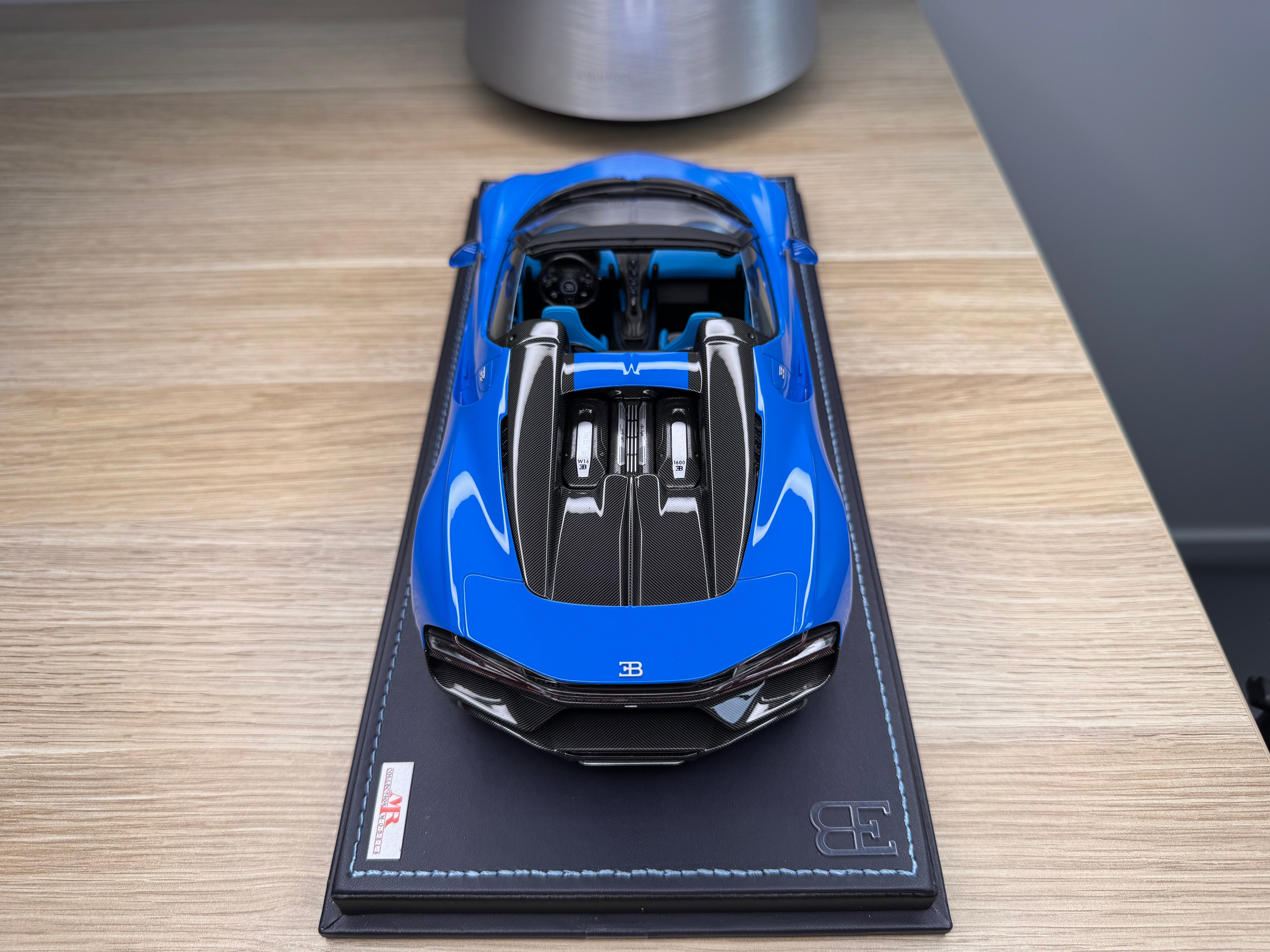 Bugatti Mistral - blue - 1:18
