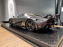 Load image into Gallery viewer, Koenigsegg Regera - Carbon Gold - 1:18
