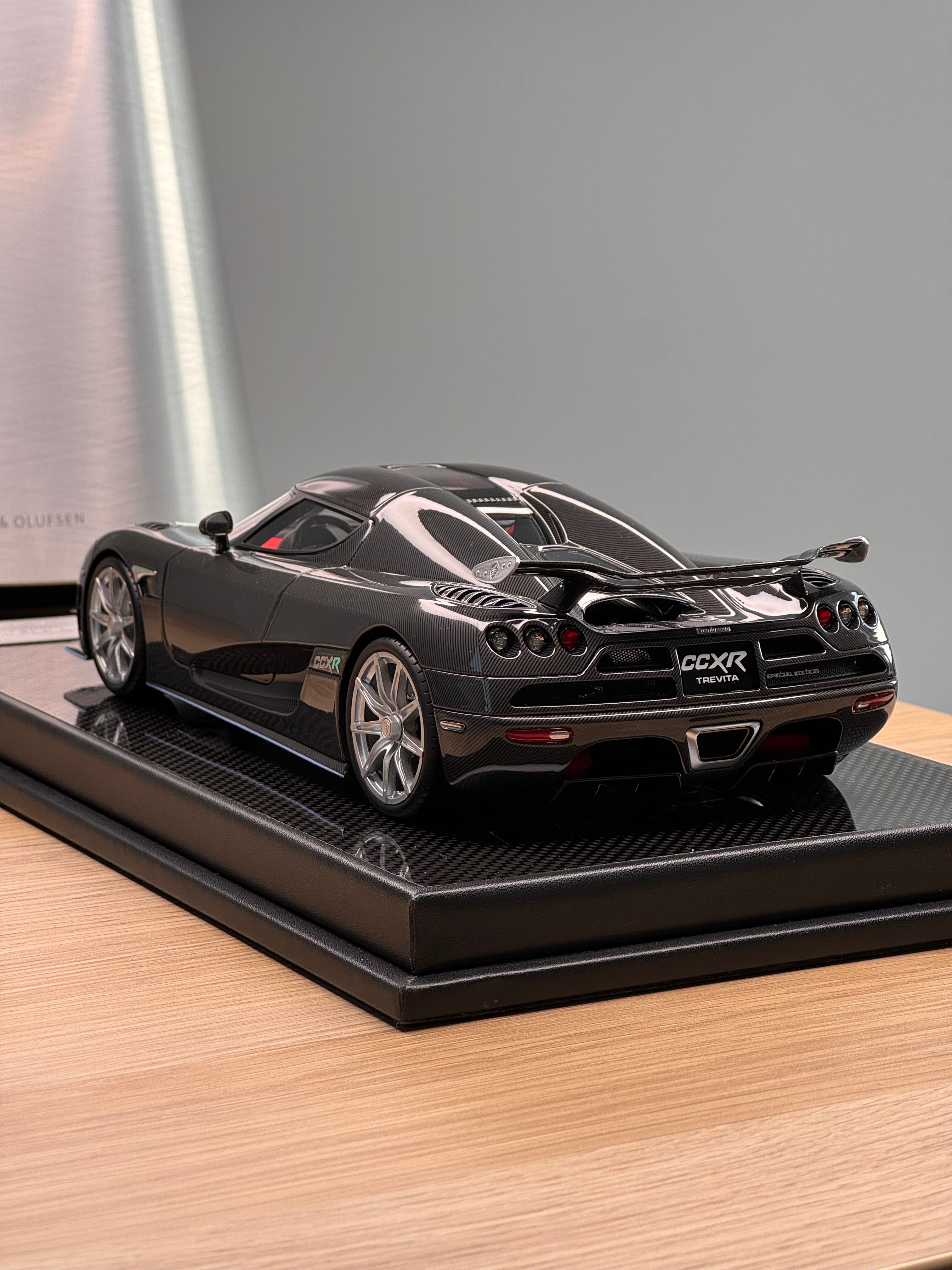 Koenigsegg CCXR - Black Carbon - 1:18