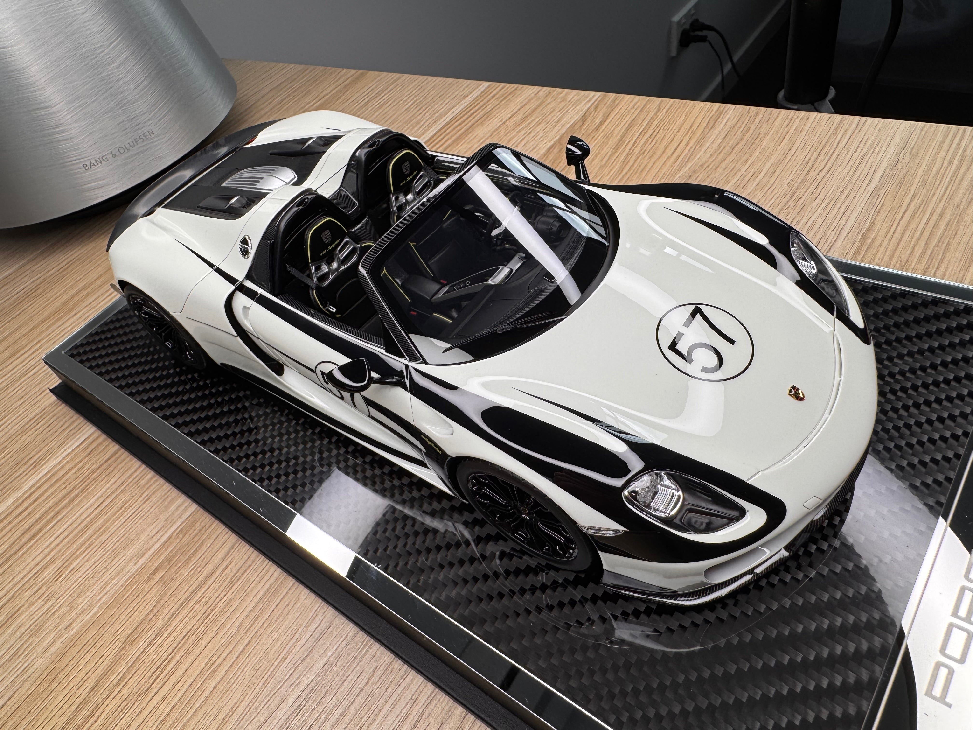 Porsche 918 Spyder - Luminous Green number 57 - 1:18