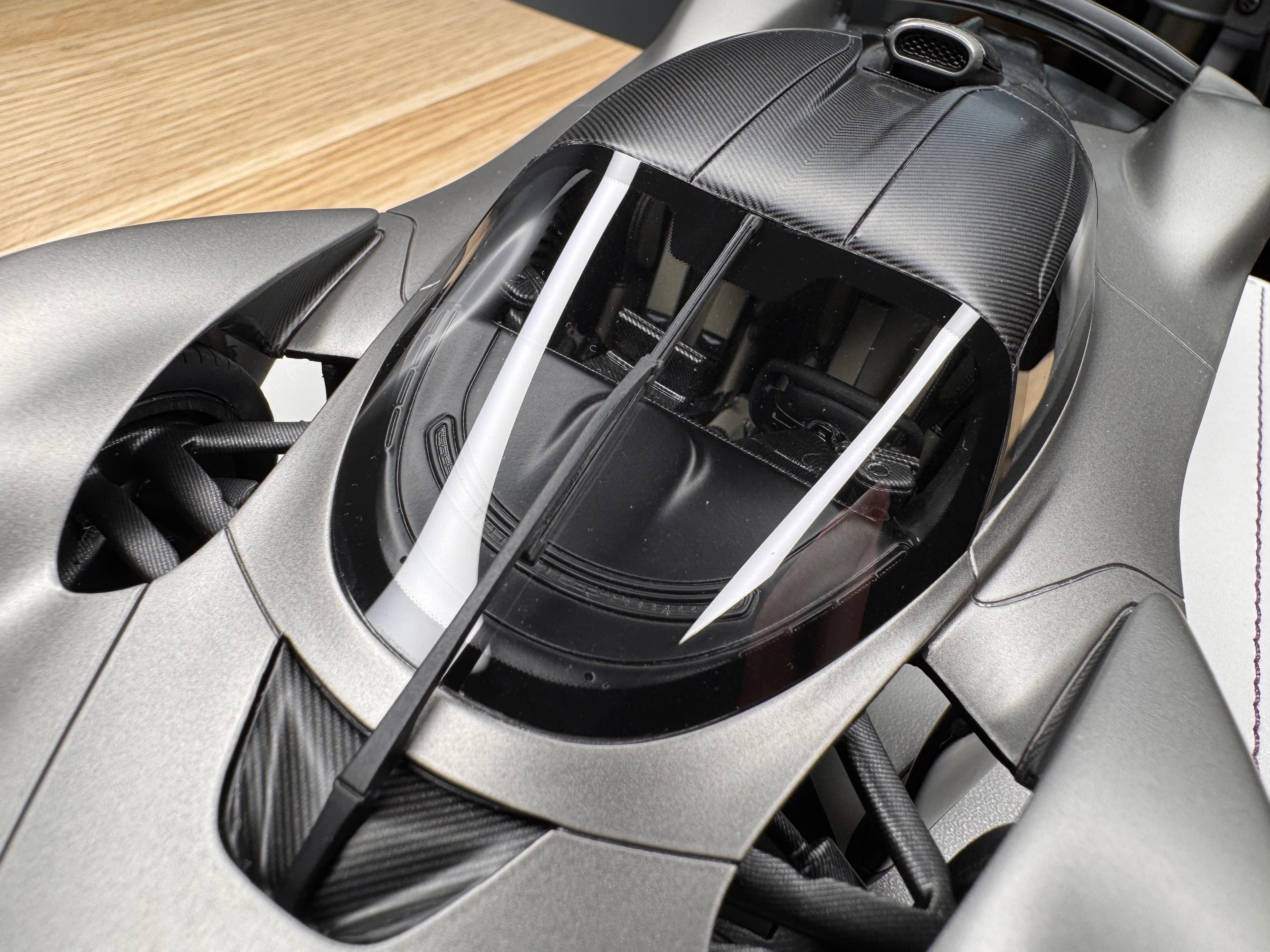 Aston Martin Valkyrie - Satin Scintilla Silver - 1:18