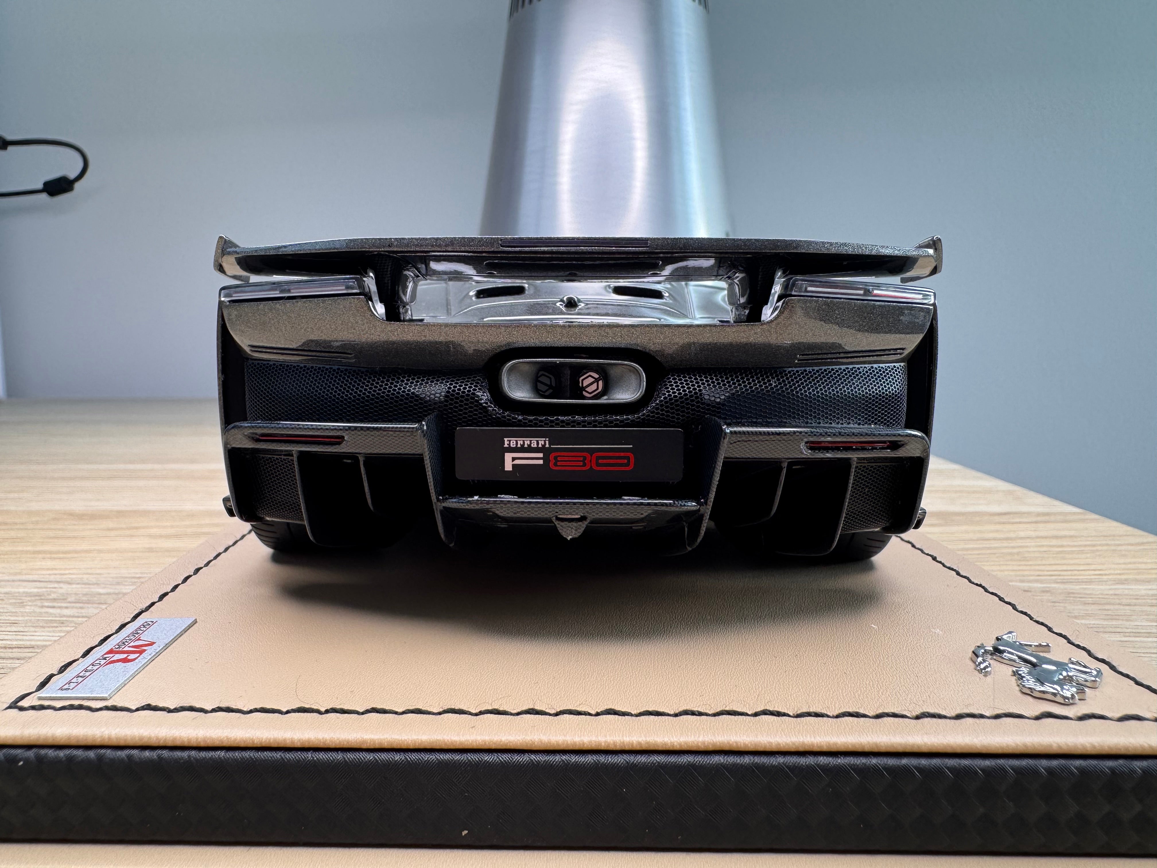 Ferrari F80 - Canna di Fucile LE49 - 1:18