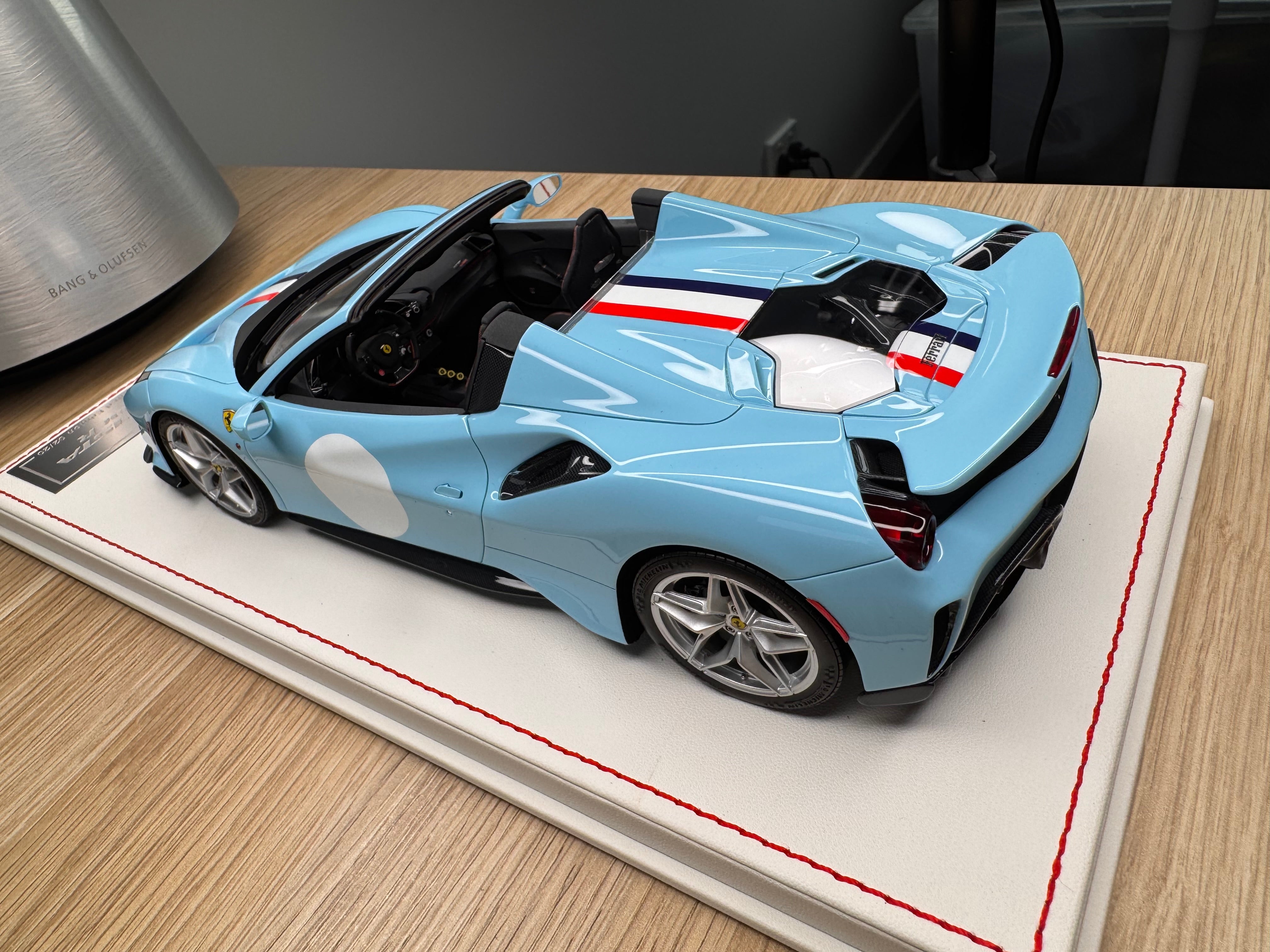 Ferrari 488 Pista Spider - Azzurro Laplata - 1:18