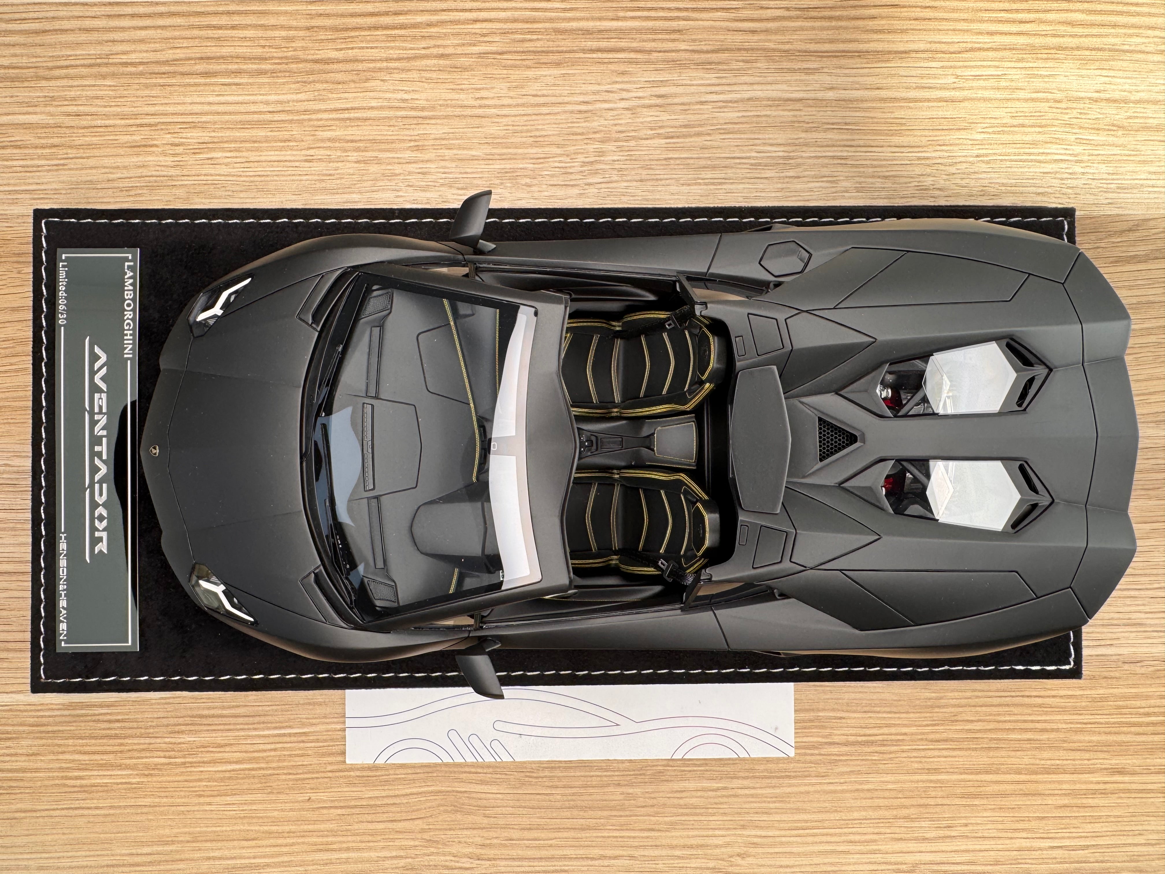 Lamborghini Aventador LP700-4 Roadster - Matte Black - 1:18