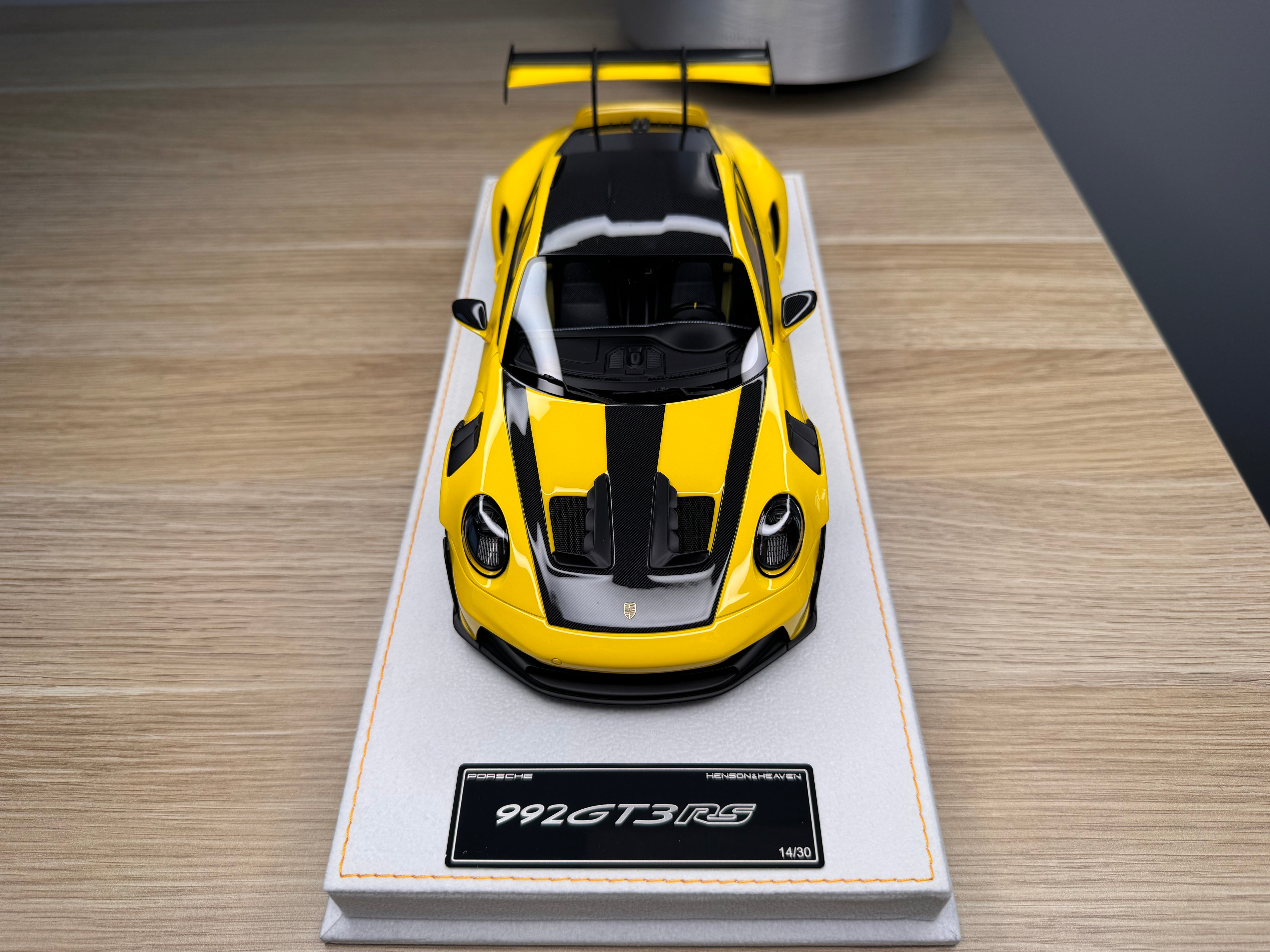 Porsche 911 992 GT3RS - Speed Yellow - 1:18