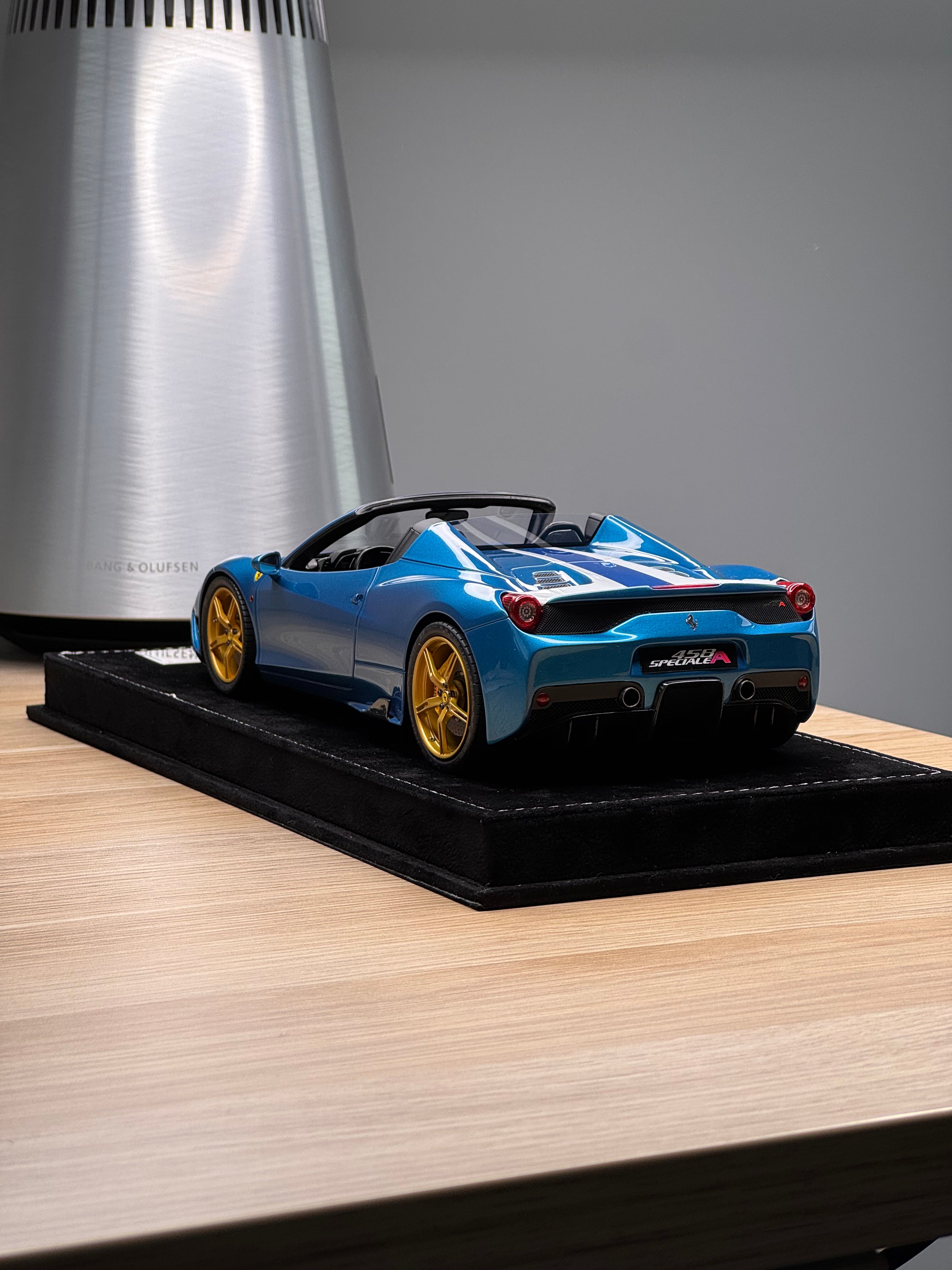 Ferrari 458 Speciale Aperta - Artemis Green / Blue - 1:18