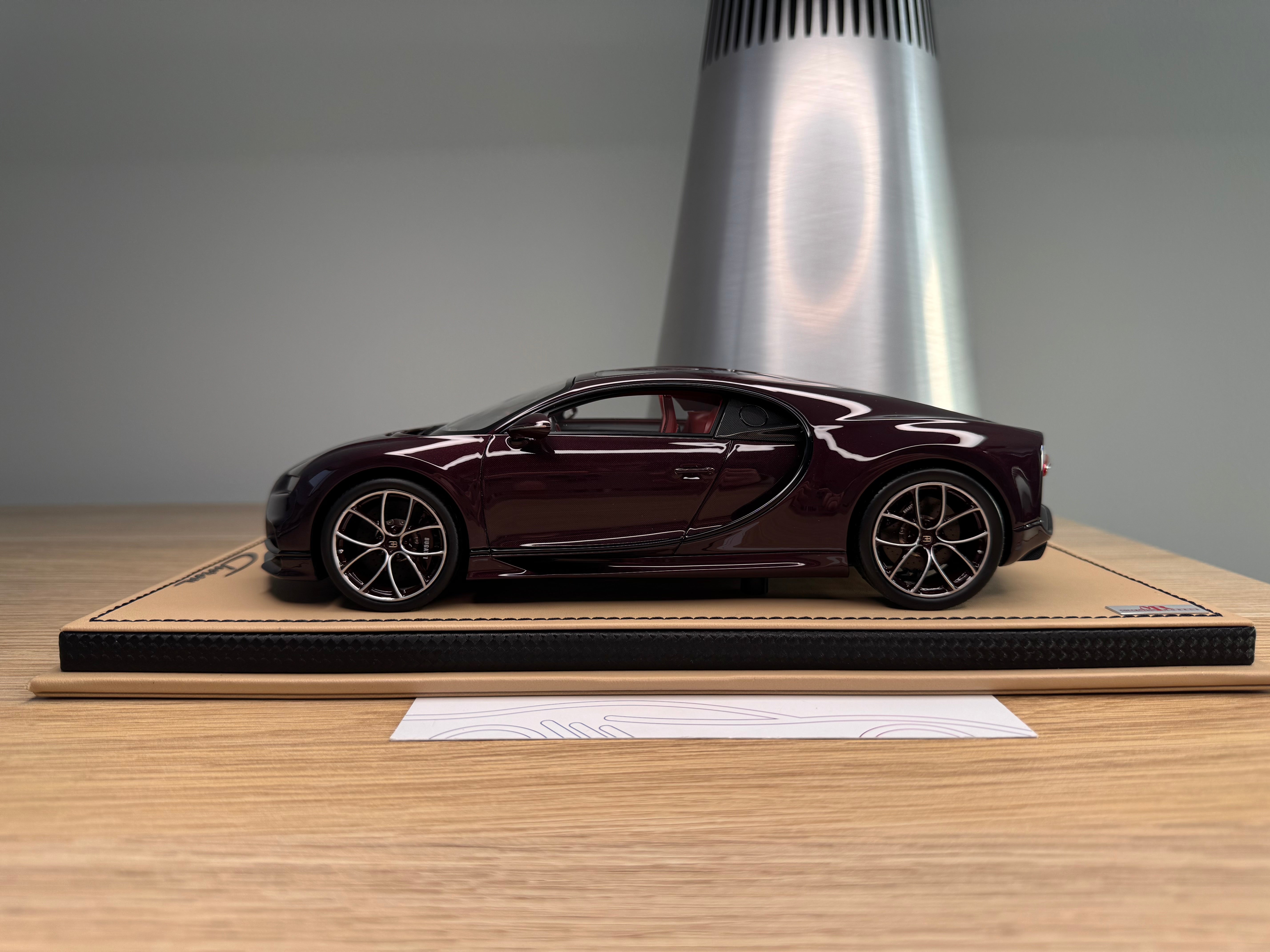 Bugatti Chiron Sky View - Red Carbon / Black - 1:18
