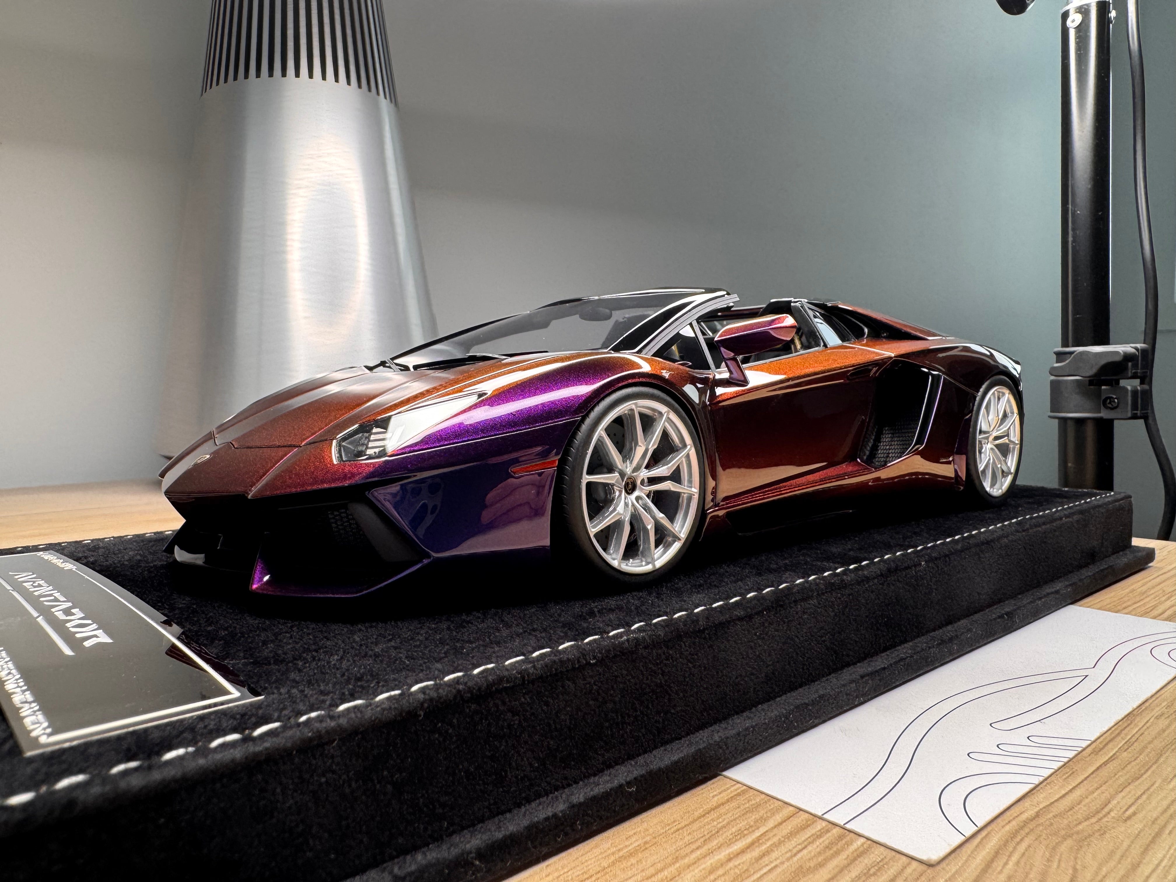 Lamborghini Aventador LP700-4 Roadster - Chameleon Purple - 1:18
