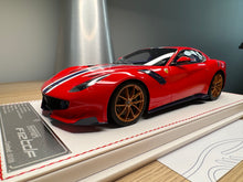 Load image into Gallery viewer, Ferrari F12tdf - Rosso Corsa golden rims - 1:18
