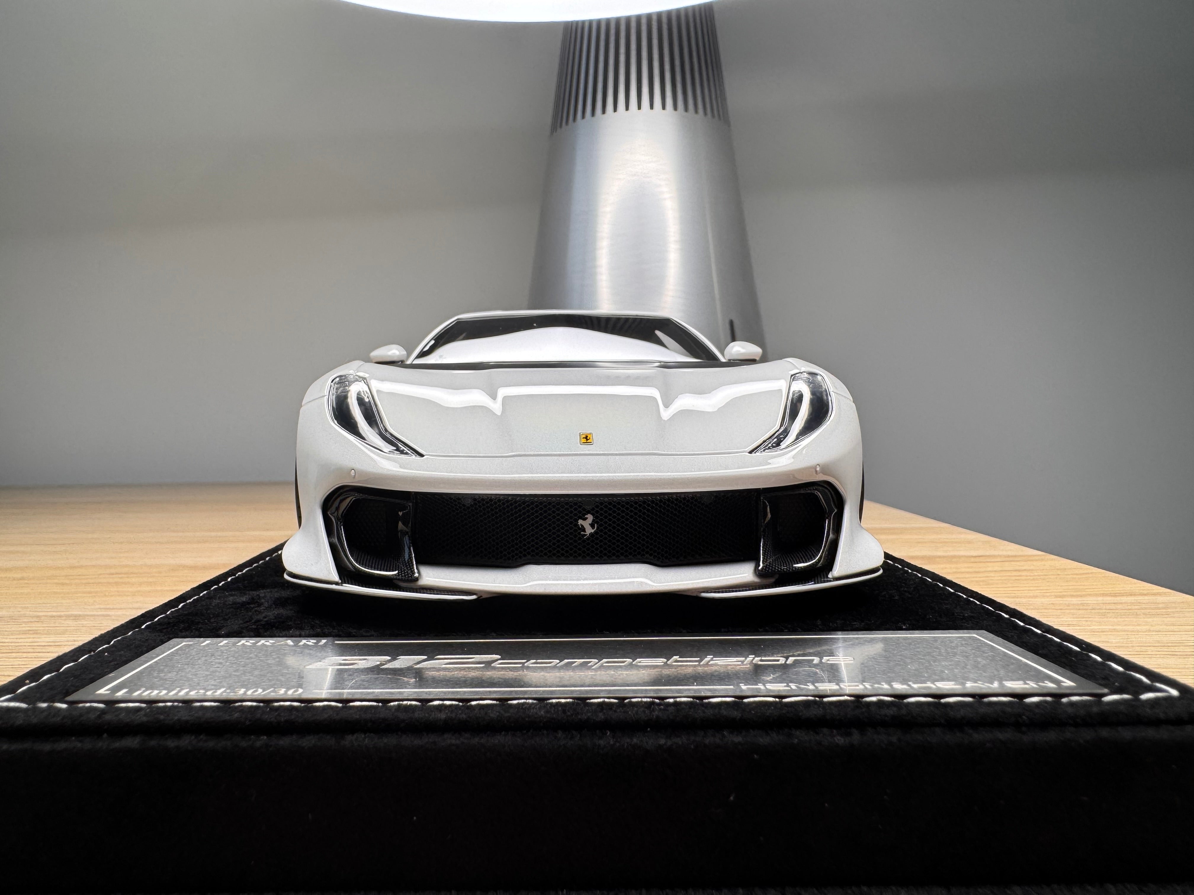 Ferrari 812 Competizione - Arcobaleno Lucido - 1:18