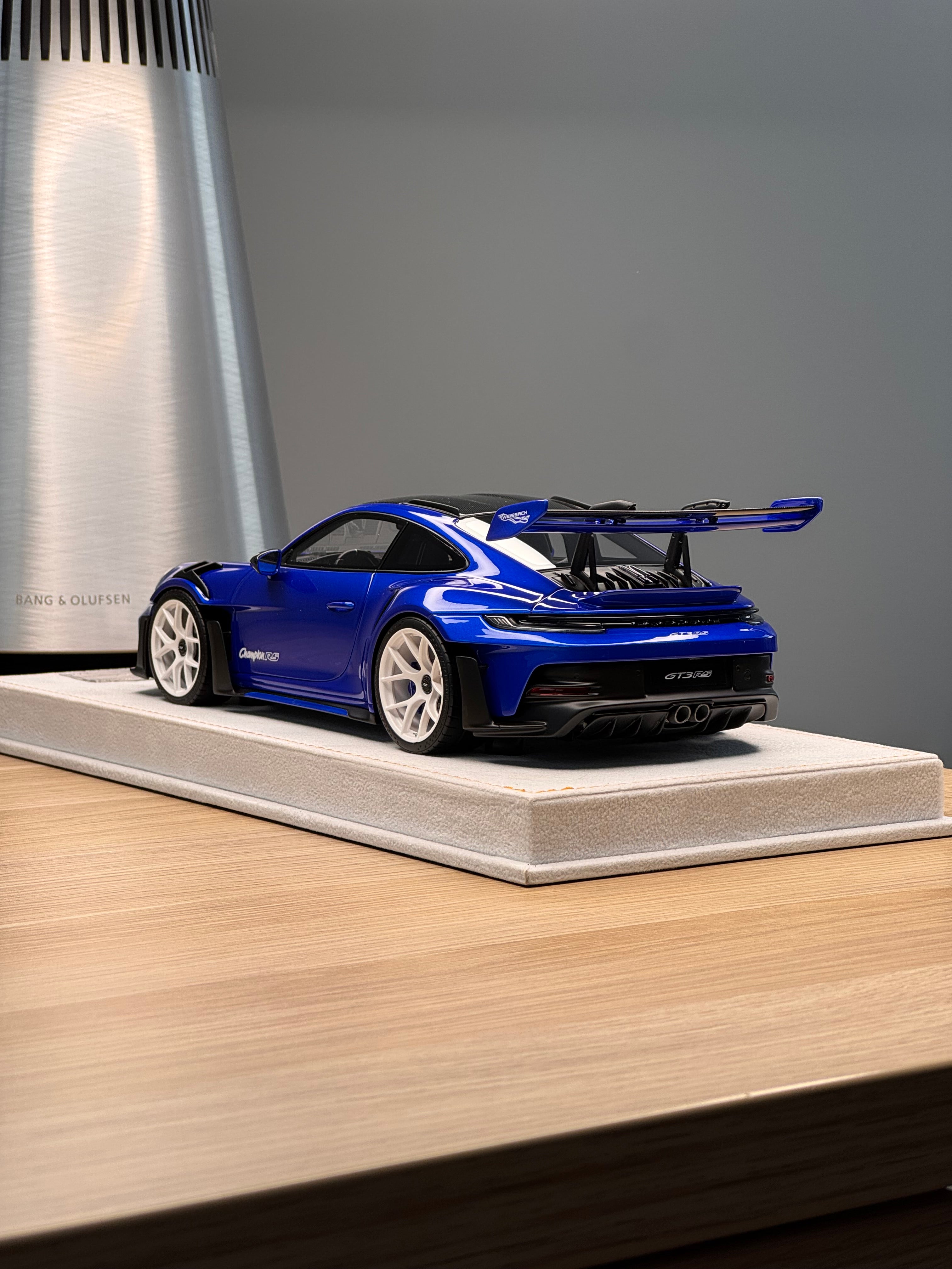 Porsche 911 992 GT3RS - Metallic Blue - 1:18