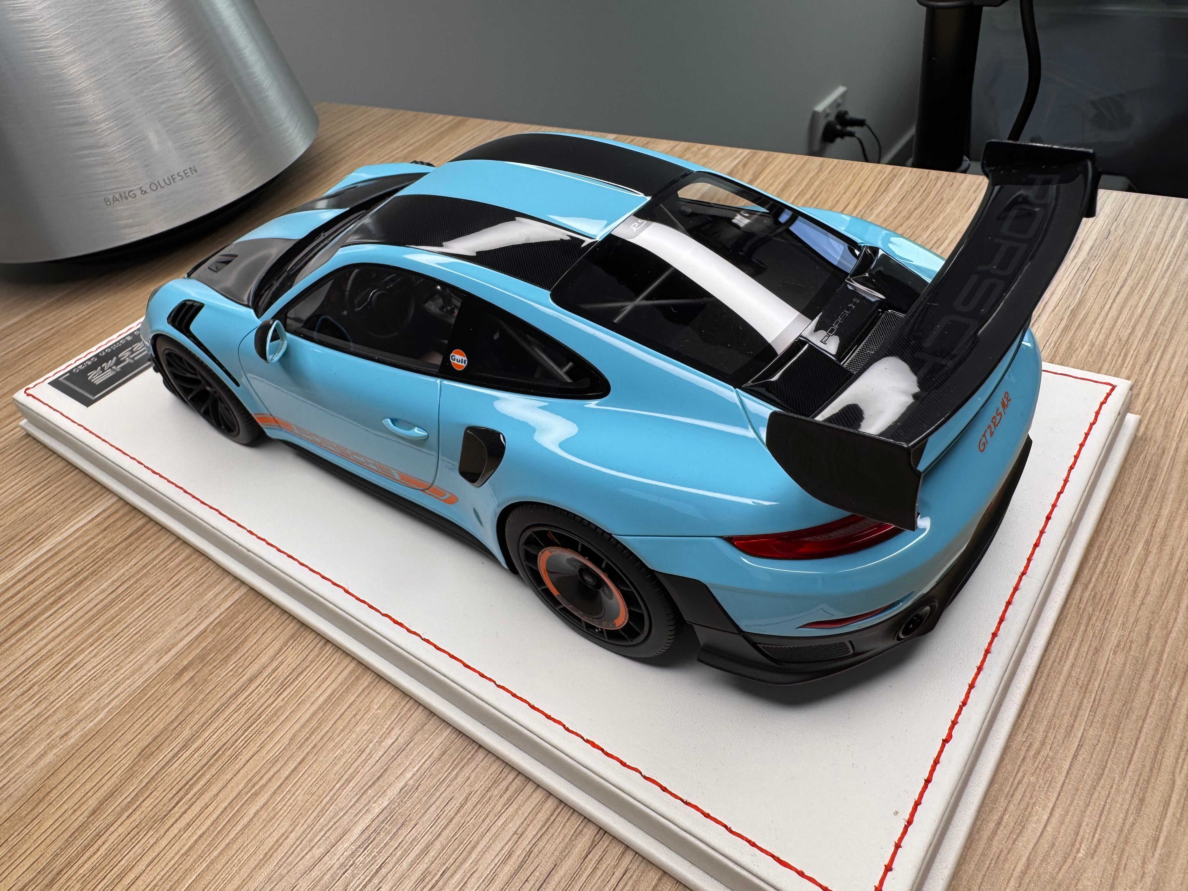 Porsche 911 GT2RSMR - Gulf Blue - 1:18