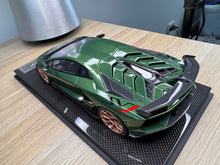 Load image into Gallery viewer, Lamborghini Aventador SVJ - Verde Ermes - 1:18
