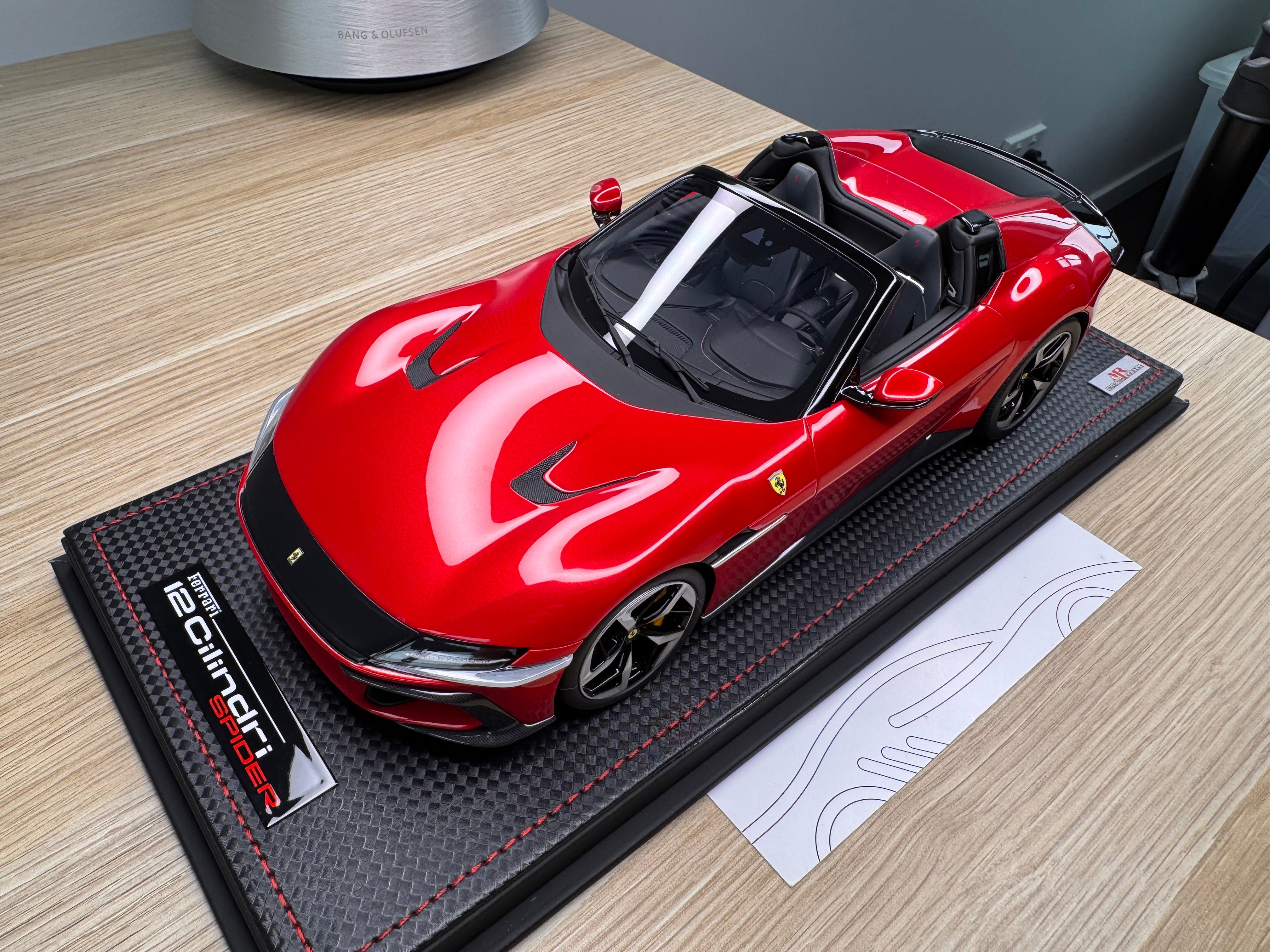 Ferrari 12 Cilindri Spider - Rosso Imola - 1:18