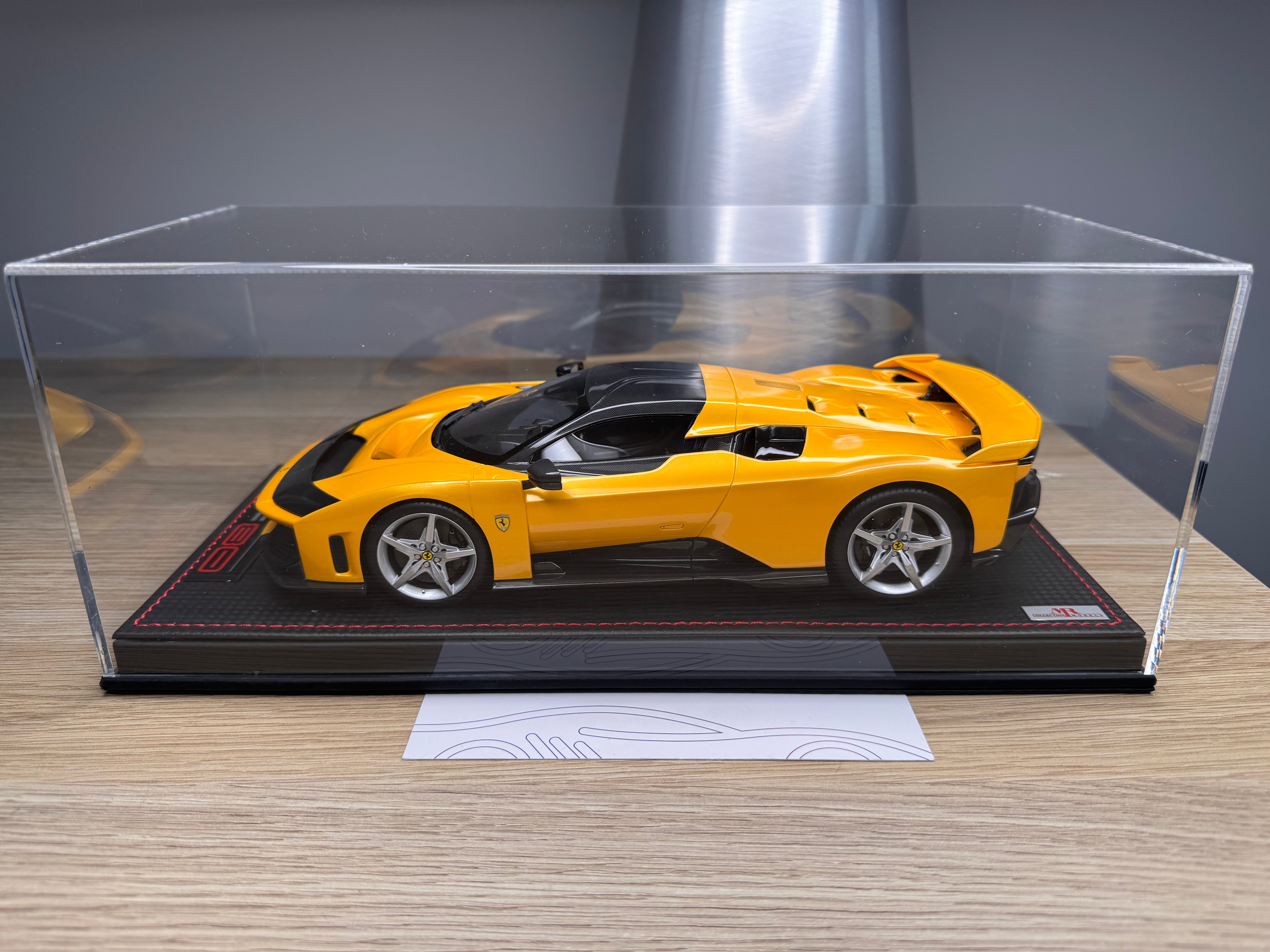 Ferrari F80 - Giallo Triplo Strato - 1:18