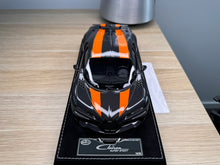 Load image into Gallery viewer, Bugatti Chiron Super Sport 300 - Black Carbon &amp; Orange - 1:18
