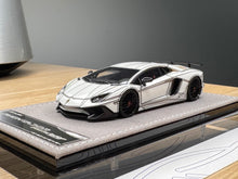 Load image into Gallery viewer, Lamborghini Aventador SV - Gloss White / Black Stripes - 1:43
