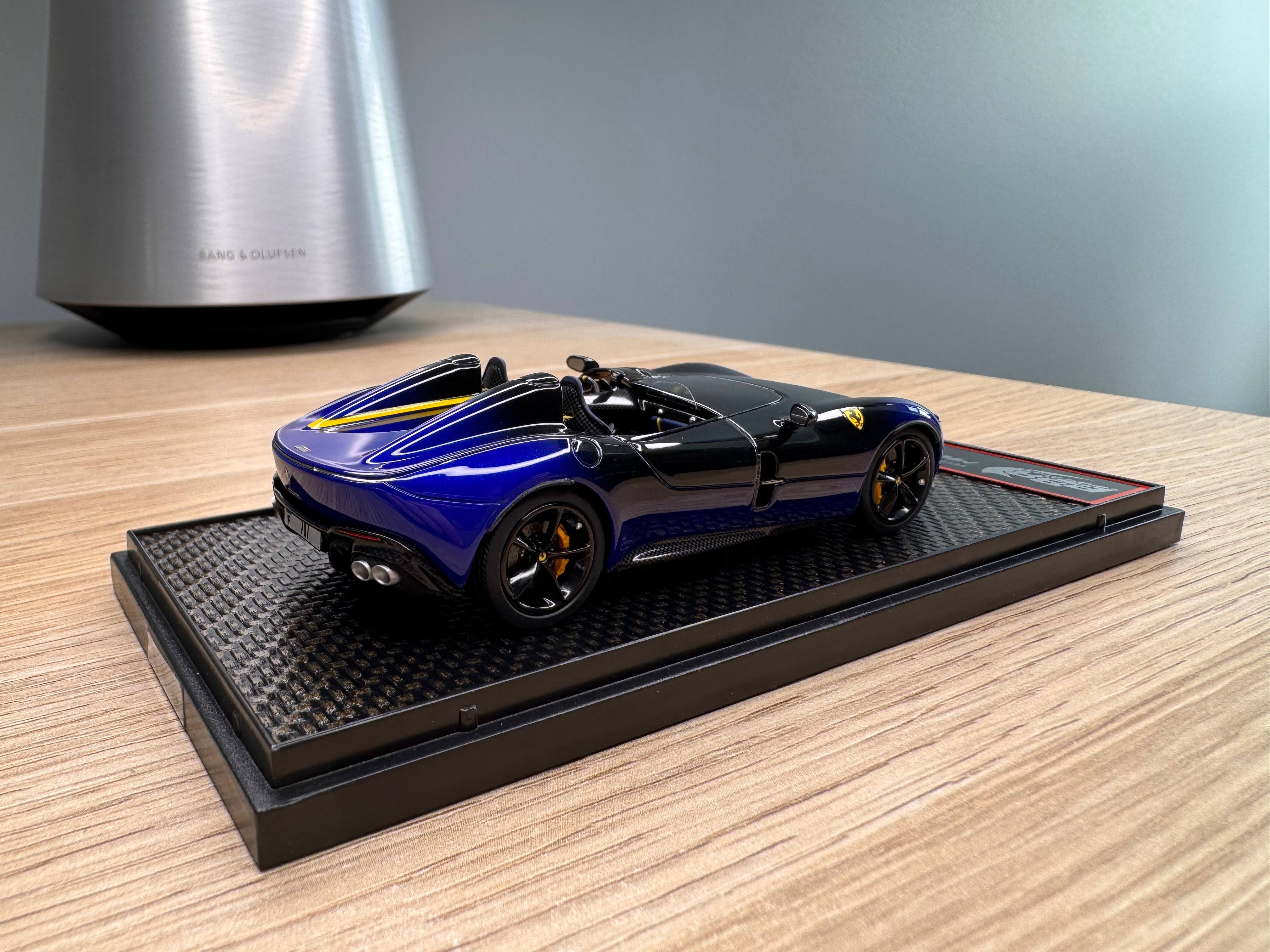 Ferrari Monza SP2 - Blu Viery - New Black Daytona - 1:43