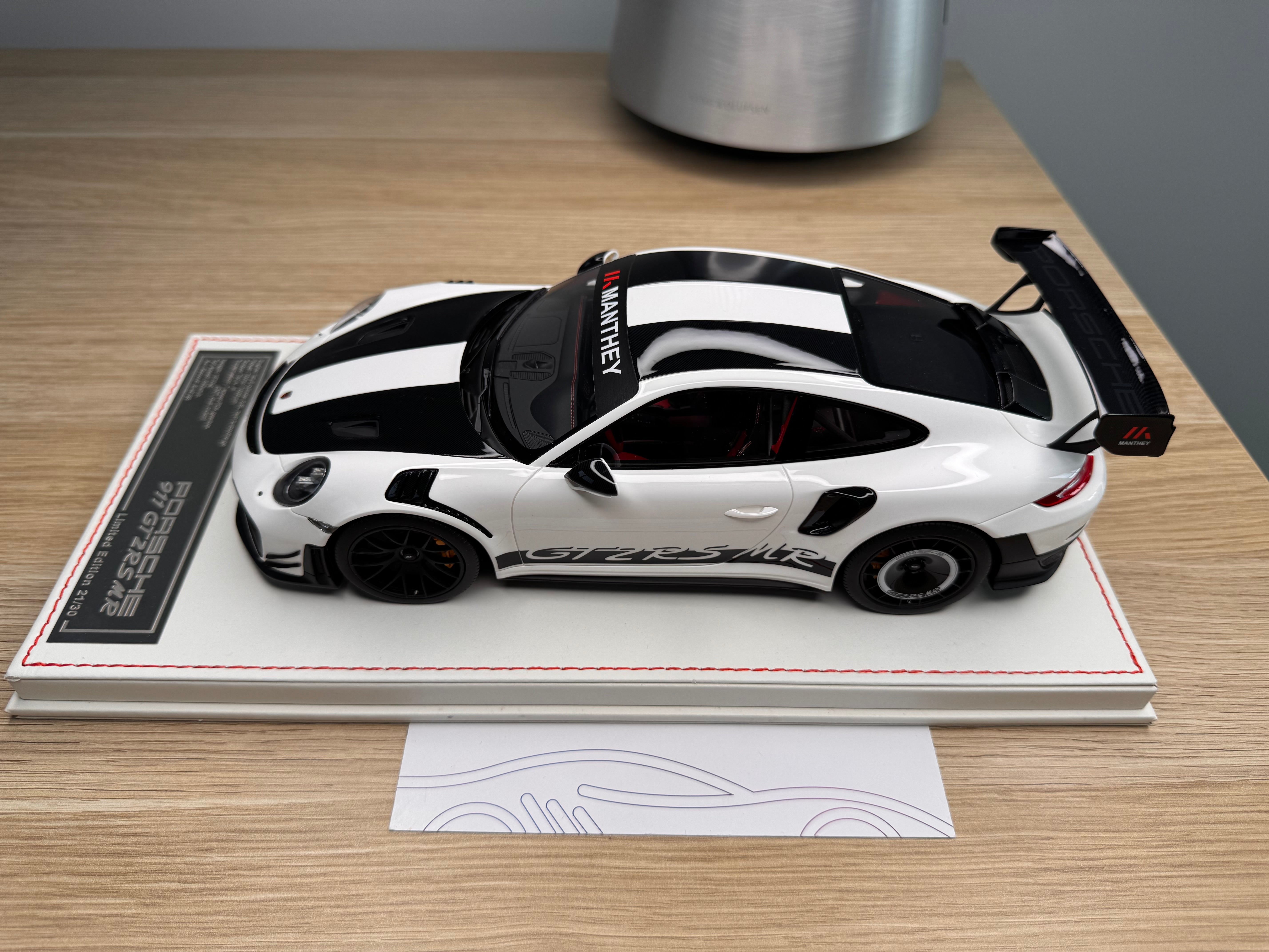 Porsche 911 GT2RSMR - White - 1:18