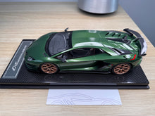 Load image into Gallery viewer, Lamborghini Aventador SVJ - Verde Ermes - 1:18
