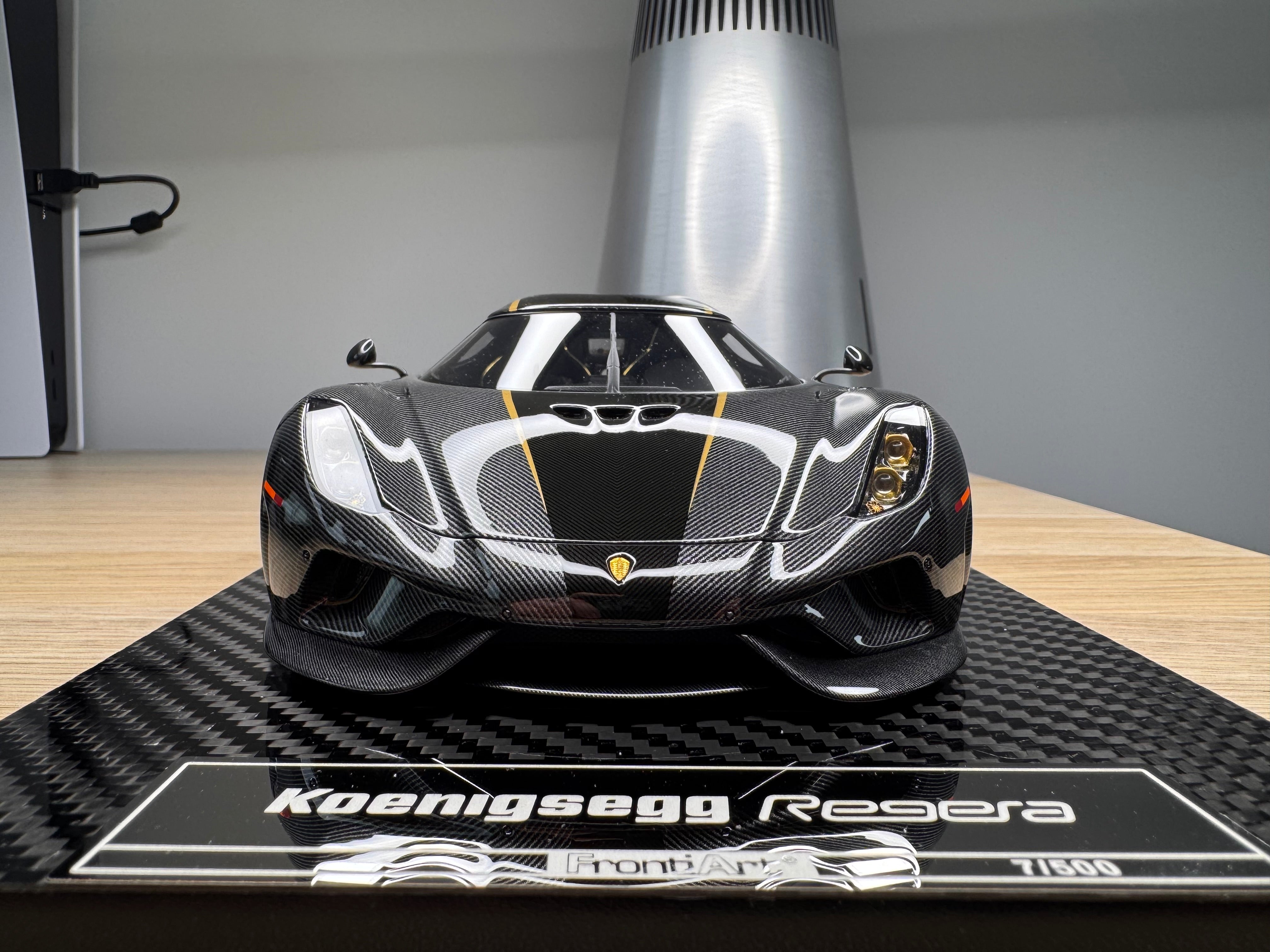 Koenigsegg Regera - Carbon Gold - 1:18