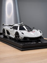 Load image into Gallery viewer, Koenigsegg Jesko - Crystal White - 1:18
