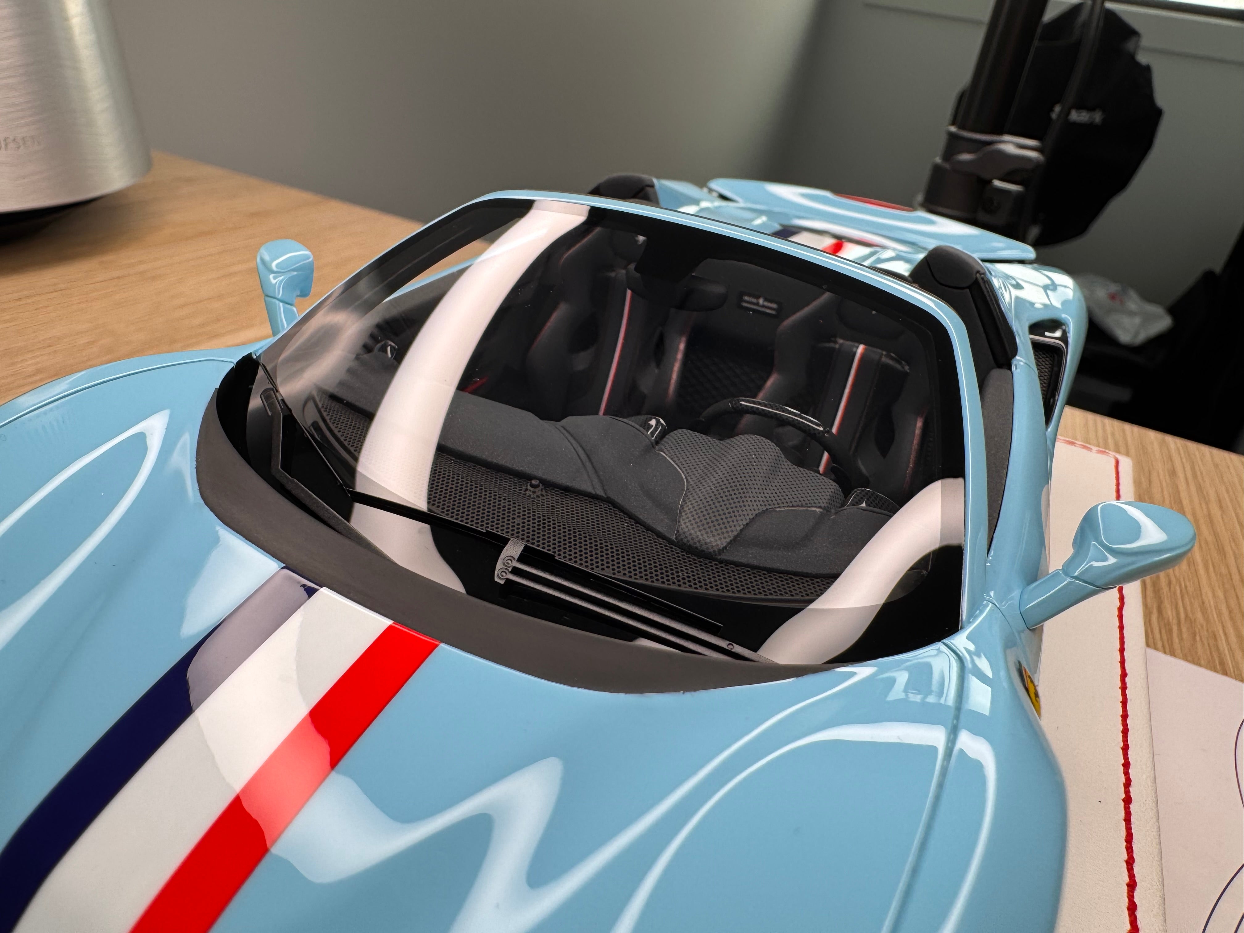 Ferrari 488 Pista Spider - Azzurro Laplata - 1:18