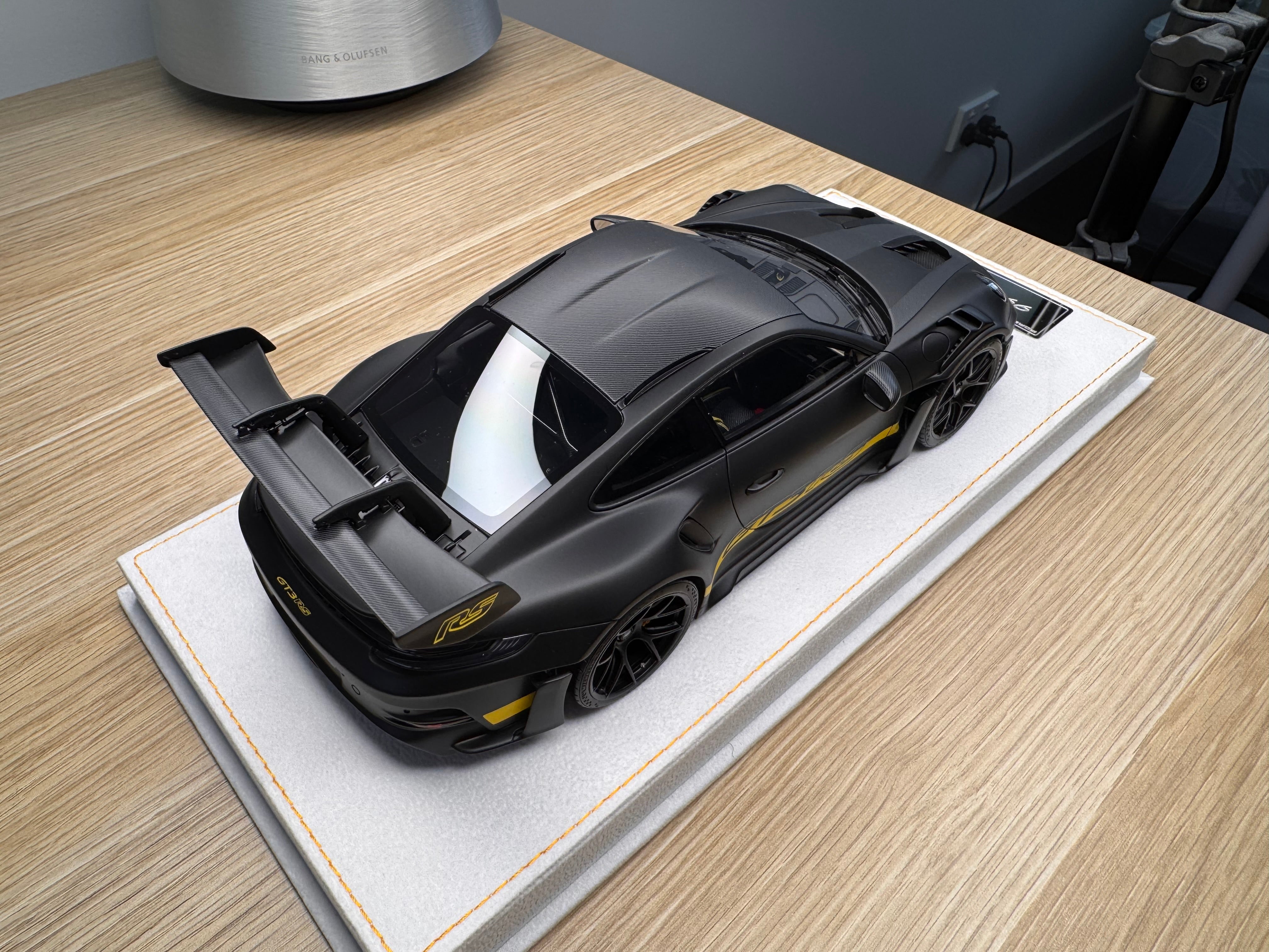 Porsche 911 992 GT3RS - Matte Black - 1:18