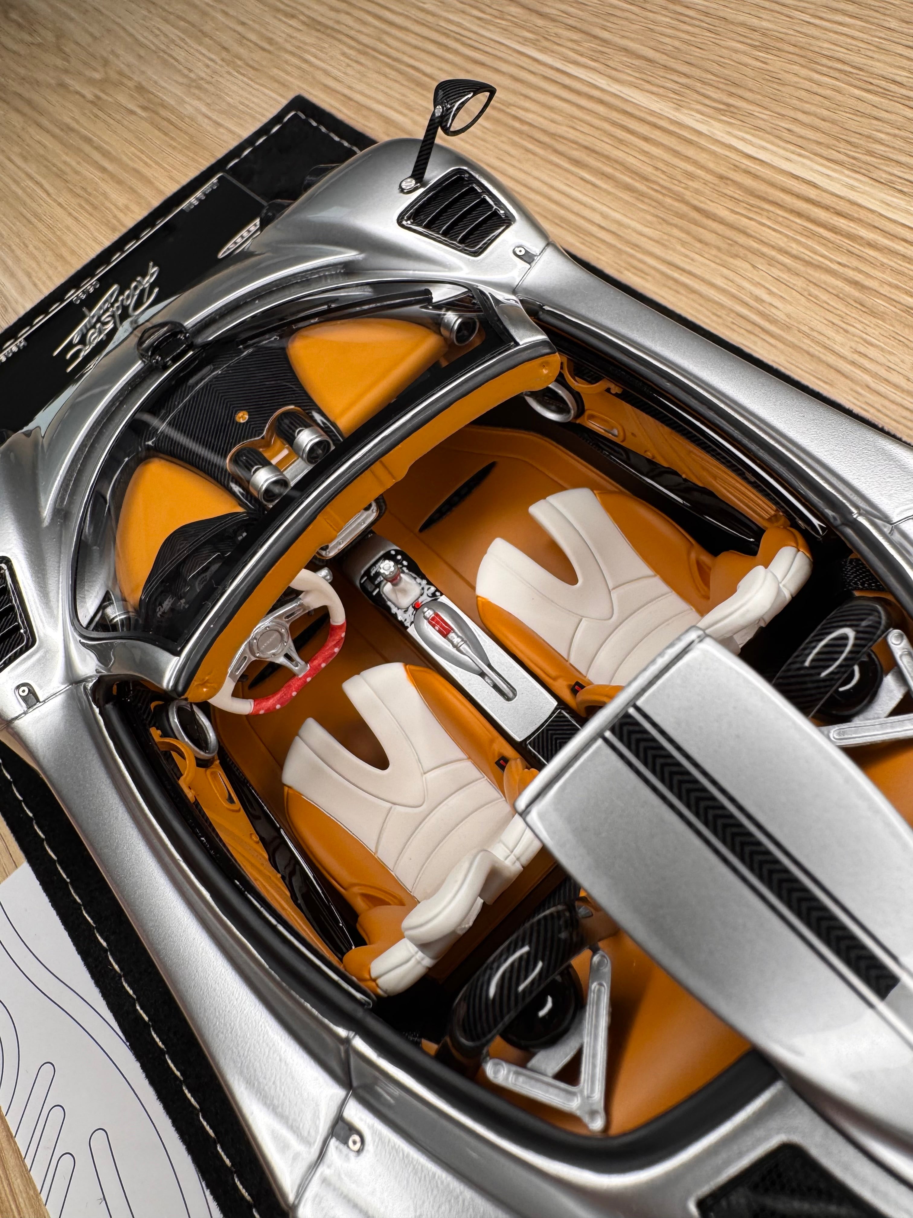 Pagani Zonda Cinque Roadster - Silver - 1:18